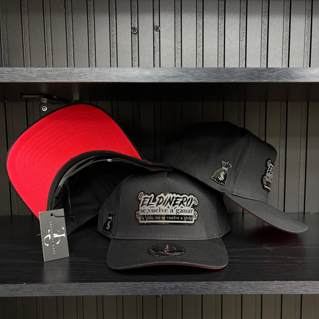 El Dinero se Vuelve a Ganar SnapBack Hat-Negra vicera Roja