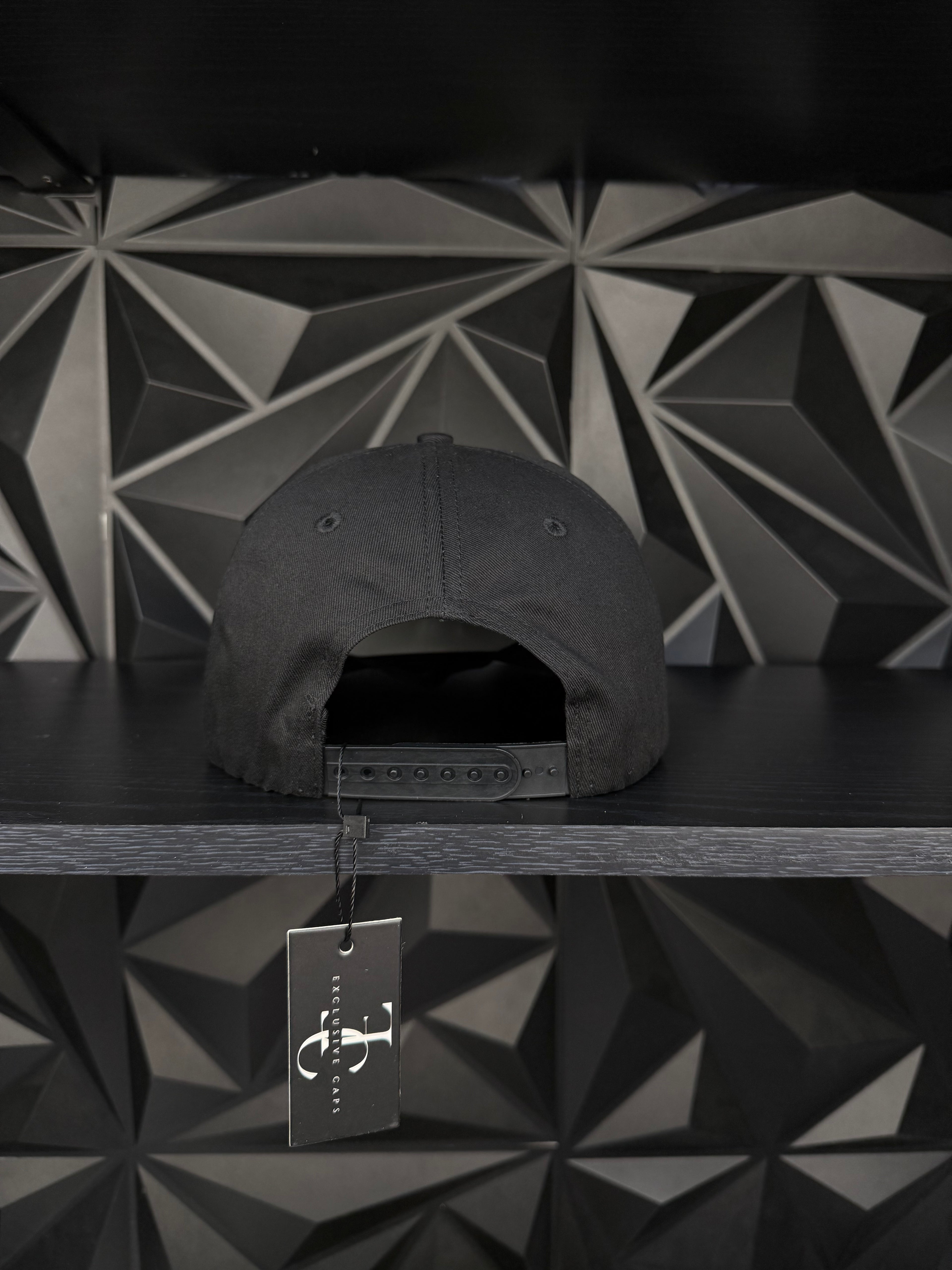 Virgen de Guadalupe SnapBack hat-black/red