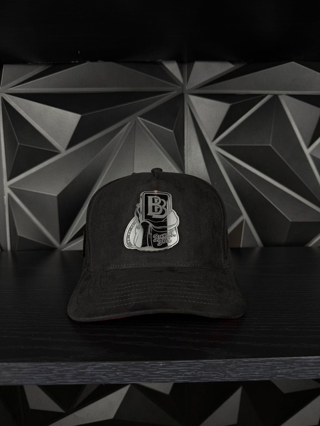 BackPack Boyz Placa SnapBack Gorra-Black/Red suede