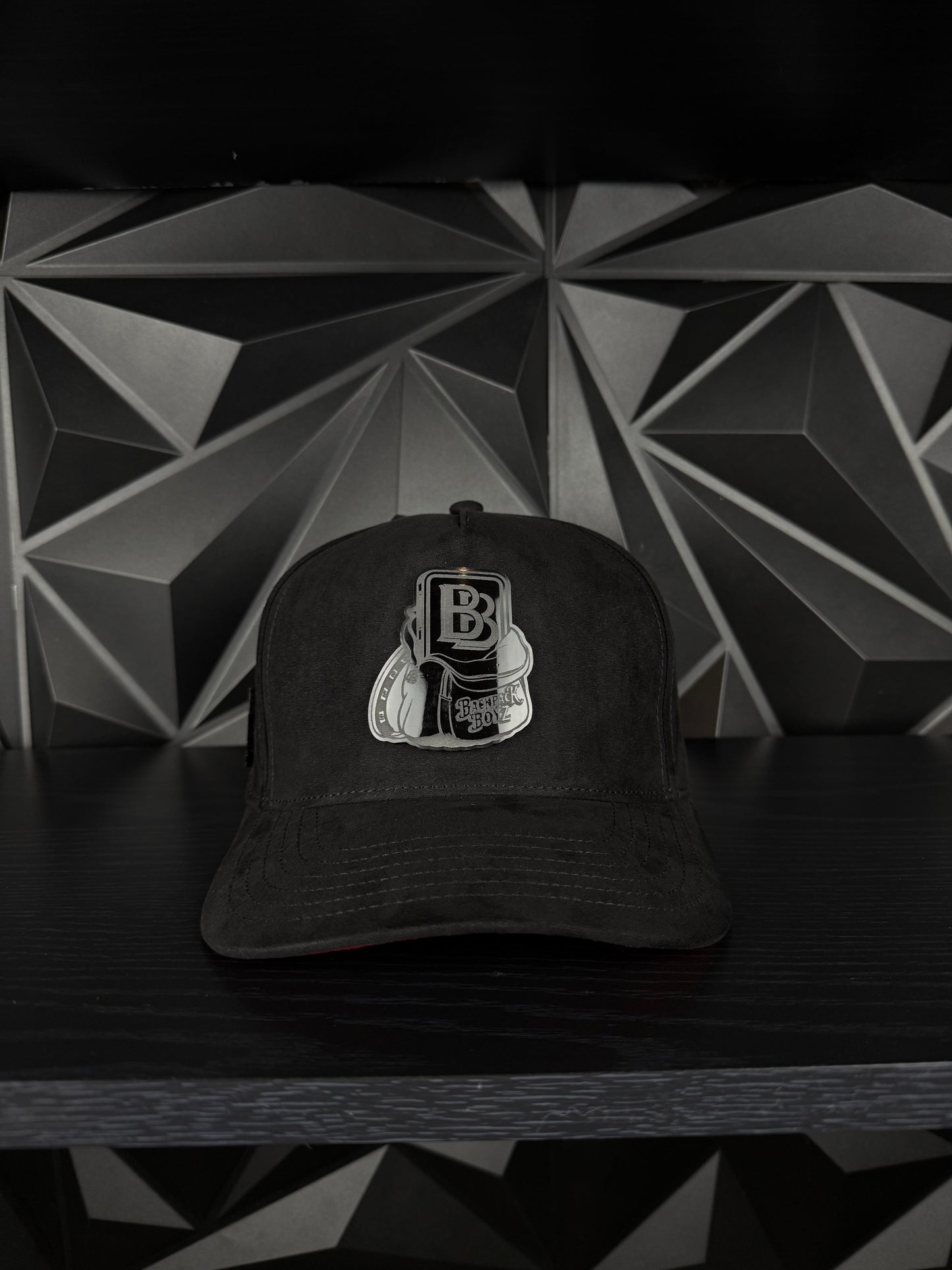 BackPack Boyz Placa SnapBack Gorra-Black/Red