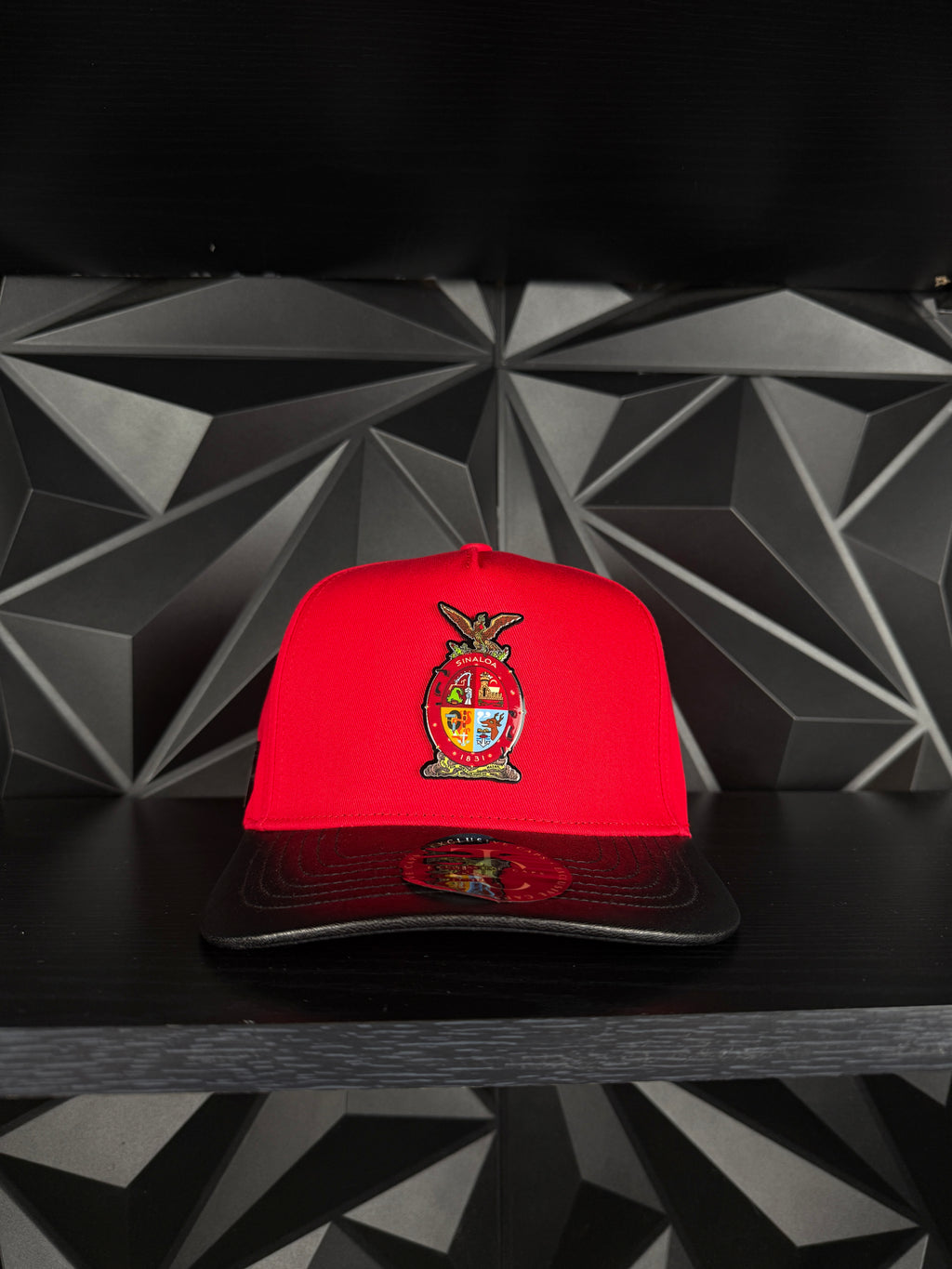 Exclusive caps escudo de Sinaloa SnapBack hat-Red/Black leather brim