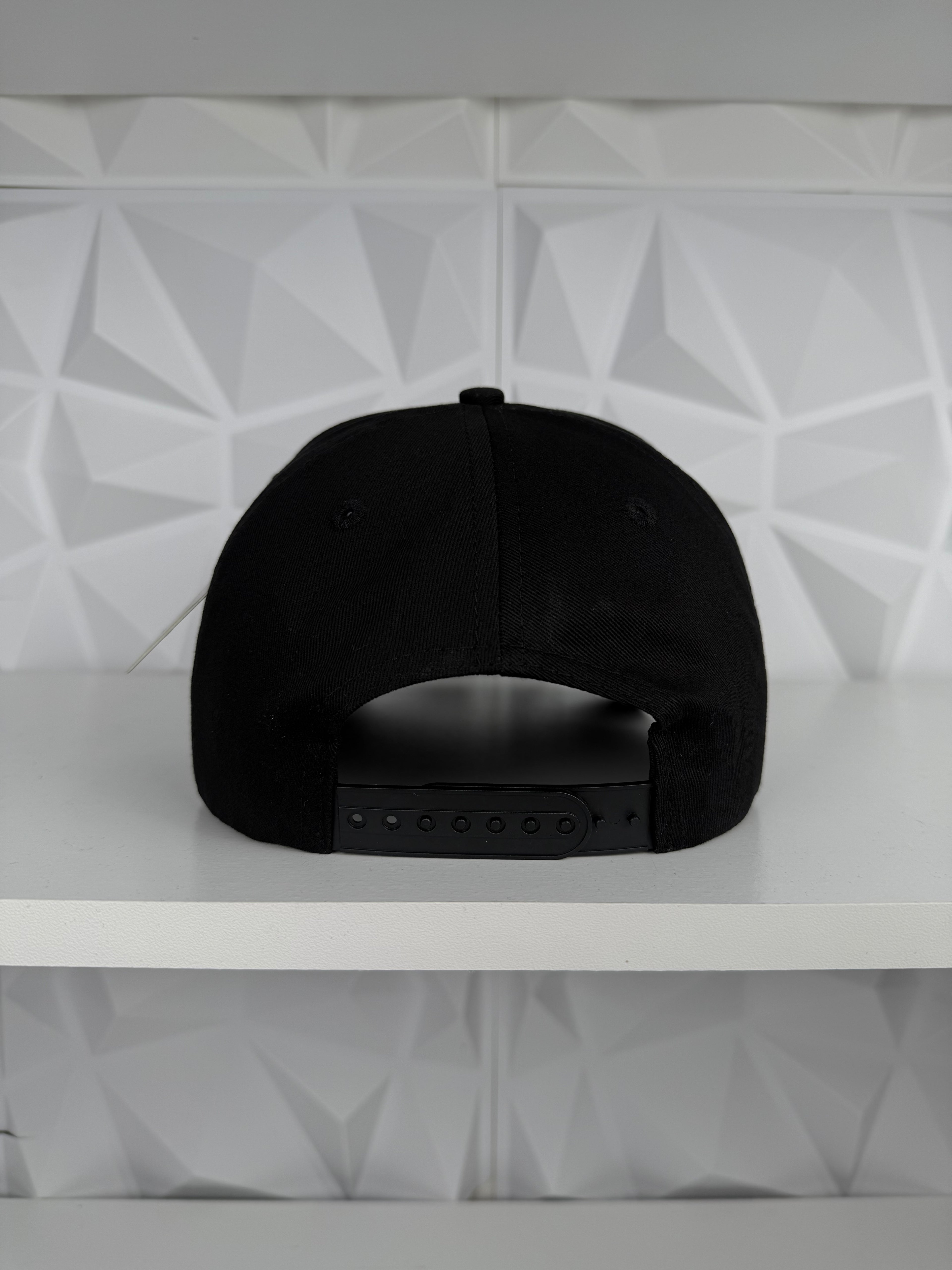 San Judas Tadeo SnapBack Gorra-Negra