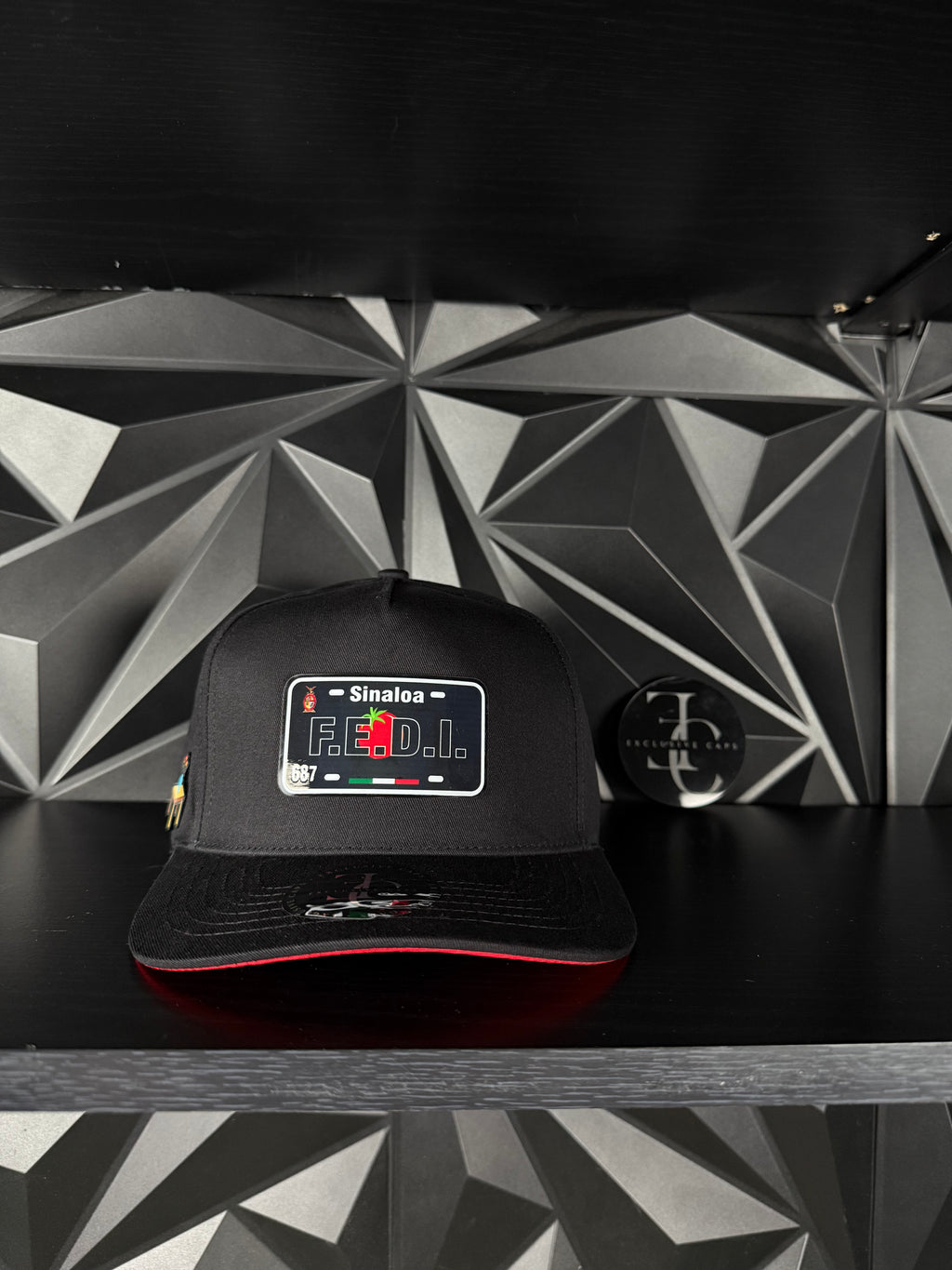 Exclusive Caps Sinaloa plate SnapBack hat-black/red