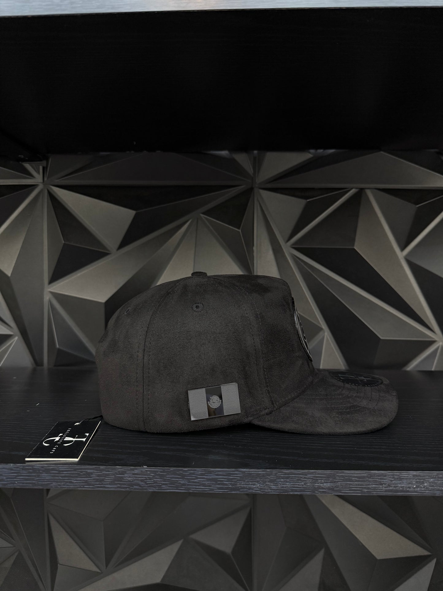 América SnapBack hat-Black Suede Black Plate