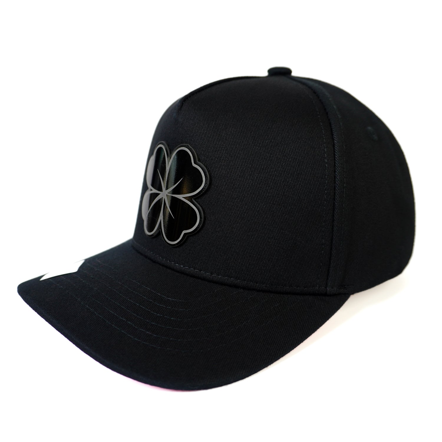 Trébol Plate SnapBack Hat-Black/Red