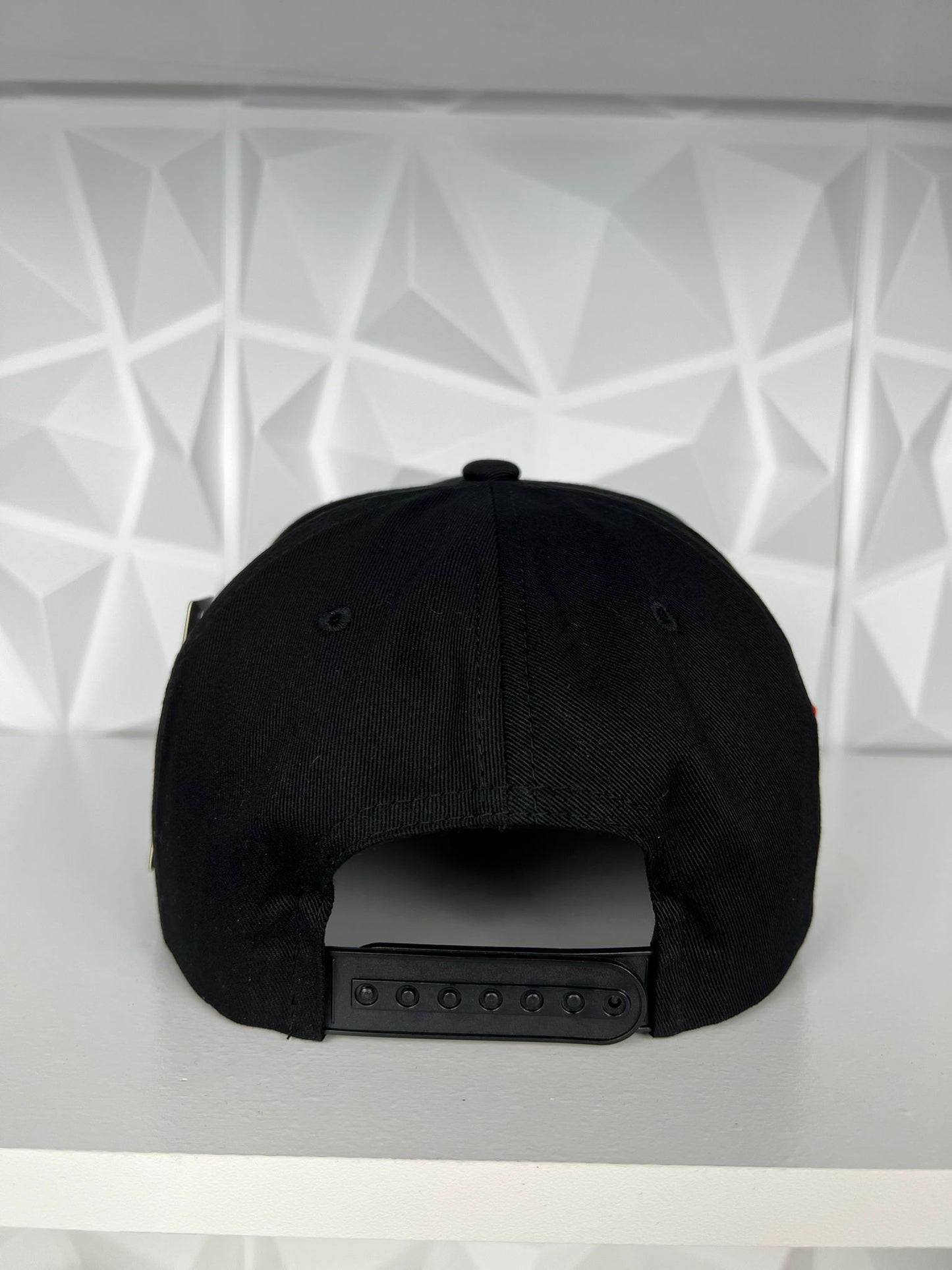 Oso Barry SnapBack gorra- negra