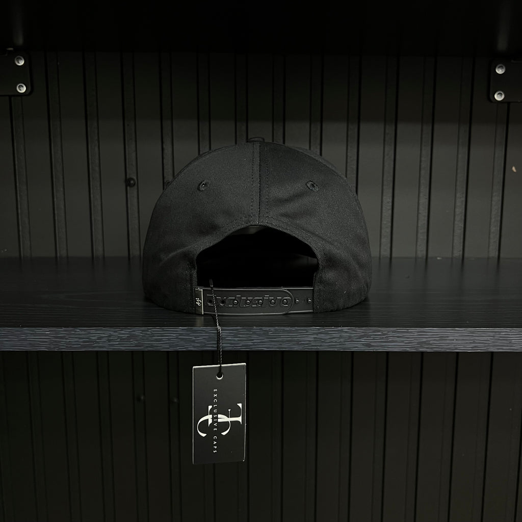 Dios por delante Gold Plate SnapBack Hat