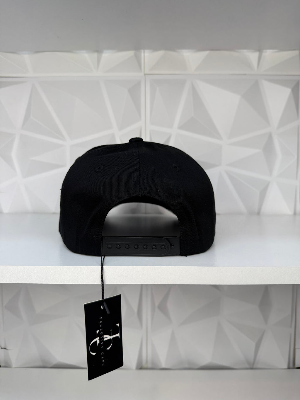 Signo De Dinero Placa SnapBack Gorra- Negro