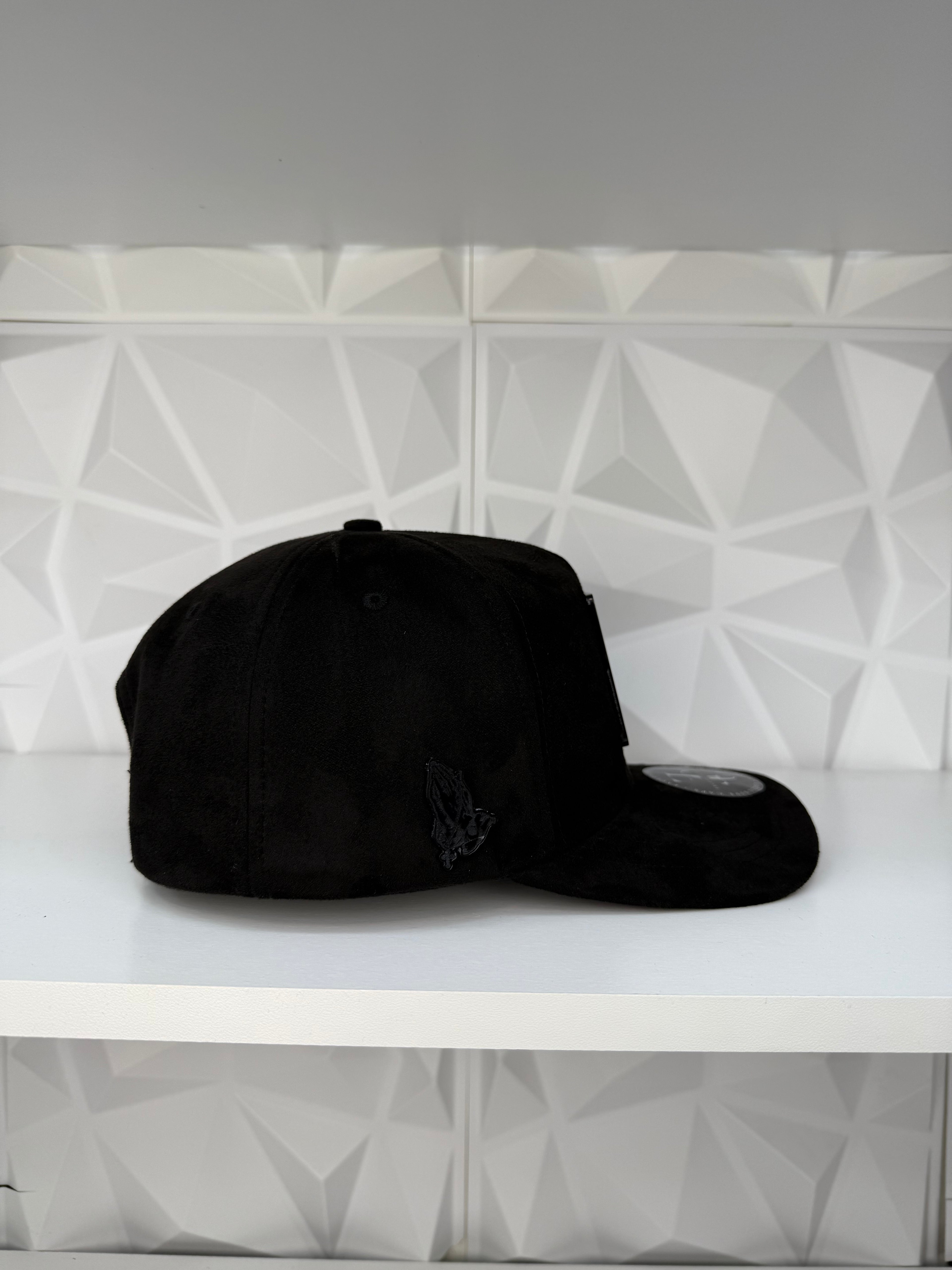 San Judas Tadeo Placa SnapBack Gorra- Negra Gamuza