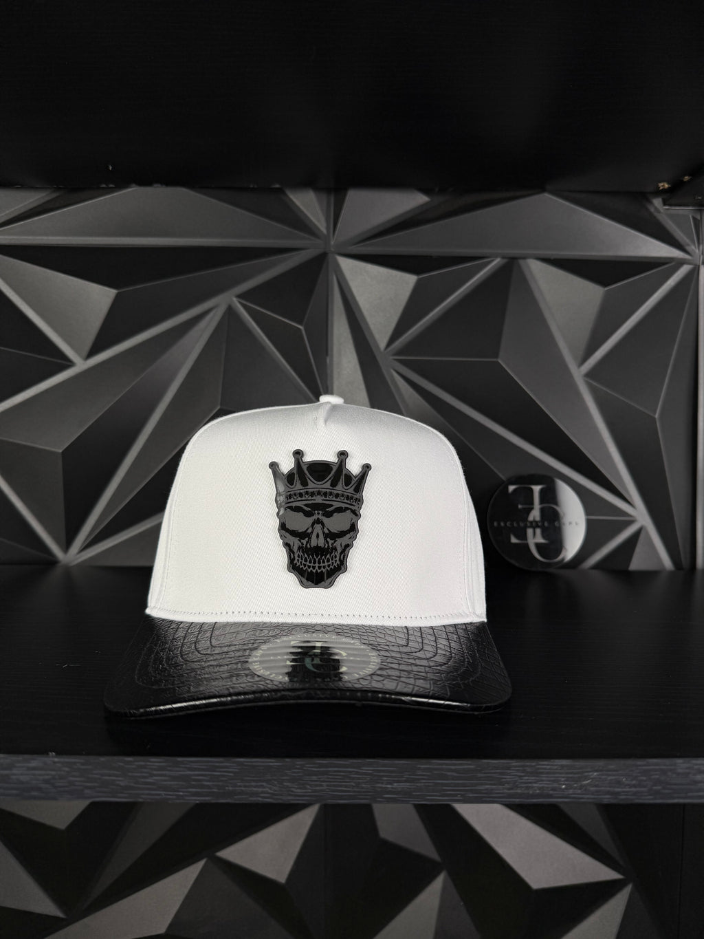 Exclusive caps skull SnapBack hat-white/snake leather