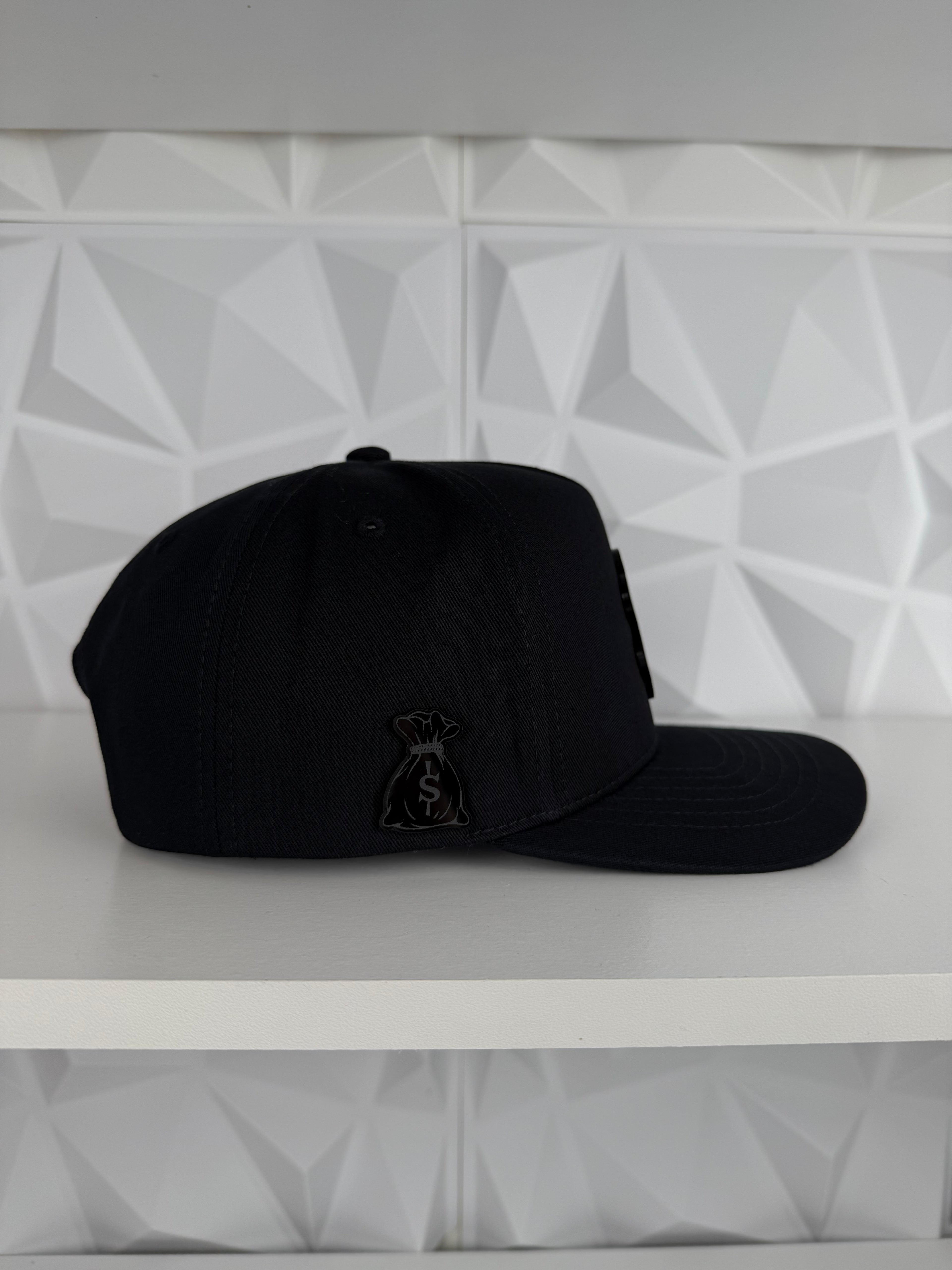 Trébol Placa SnapBack Gorra- Negra