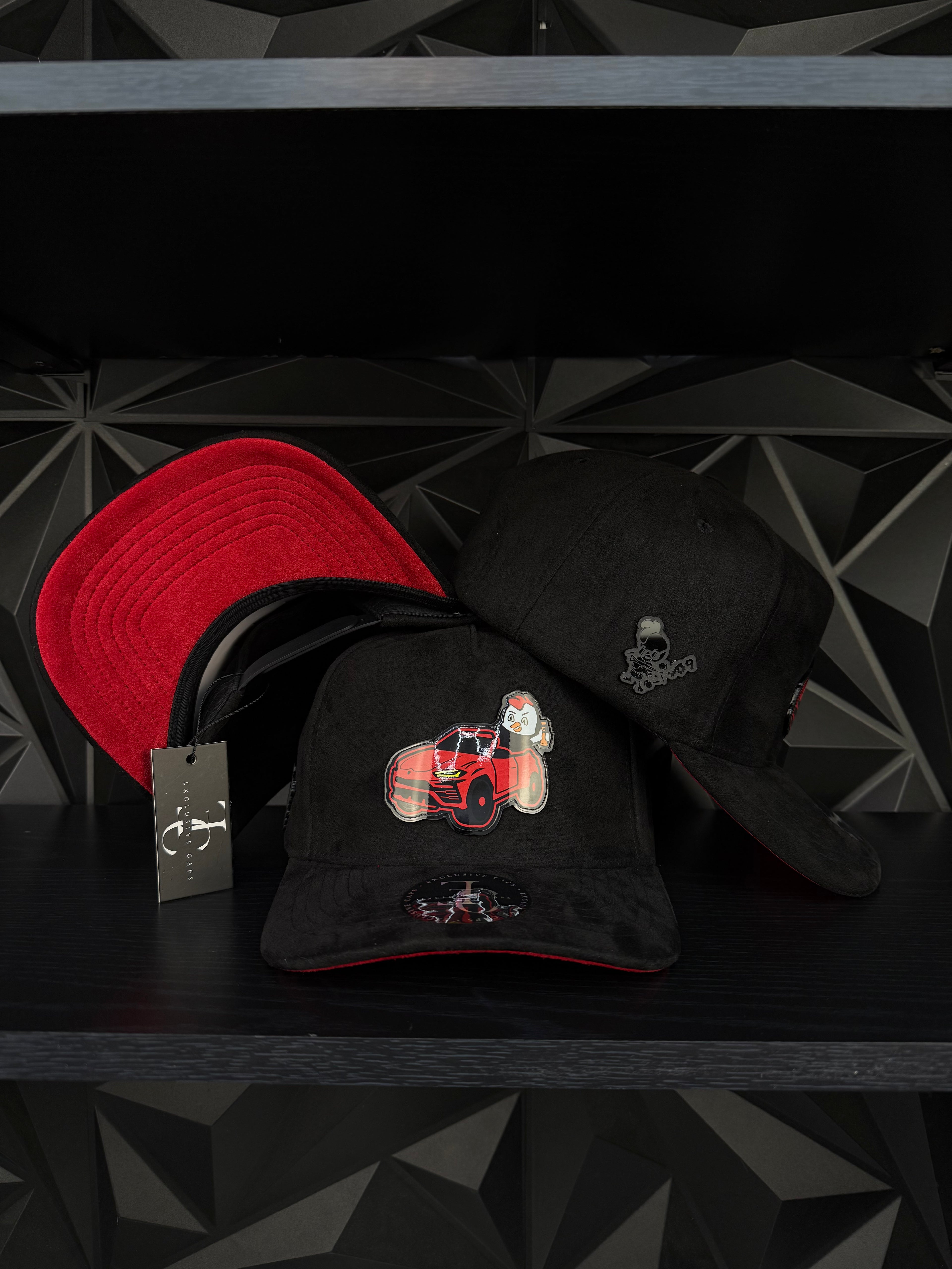 Nini lambo SnapBack hat-black/red suede