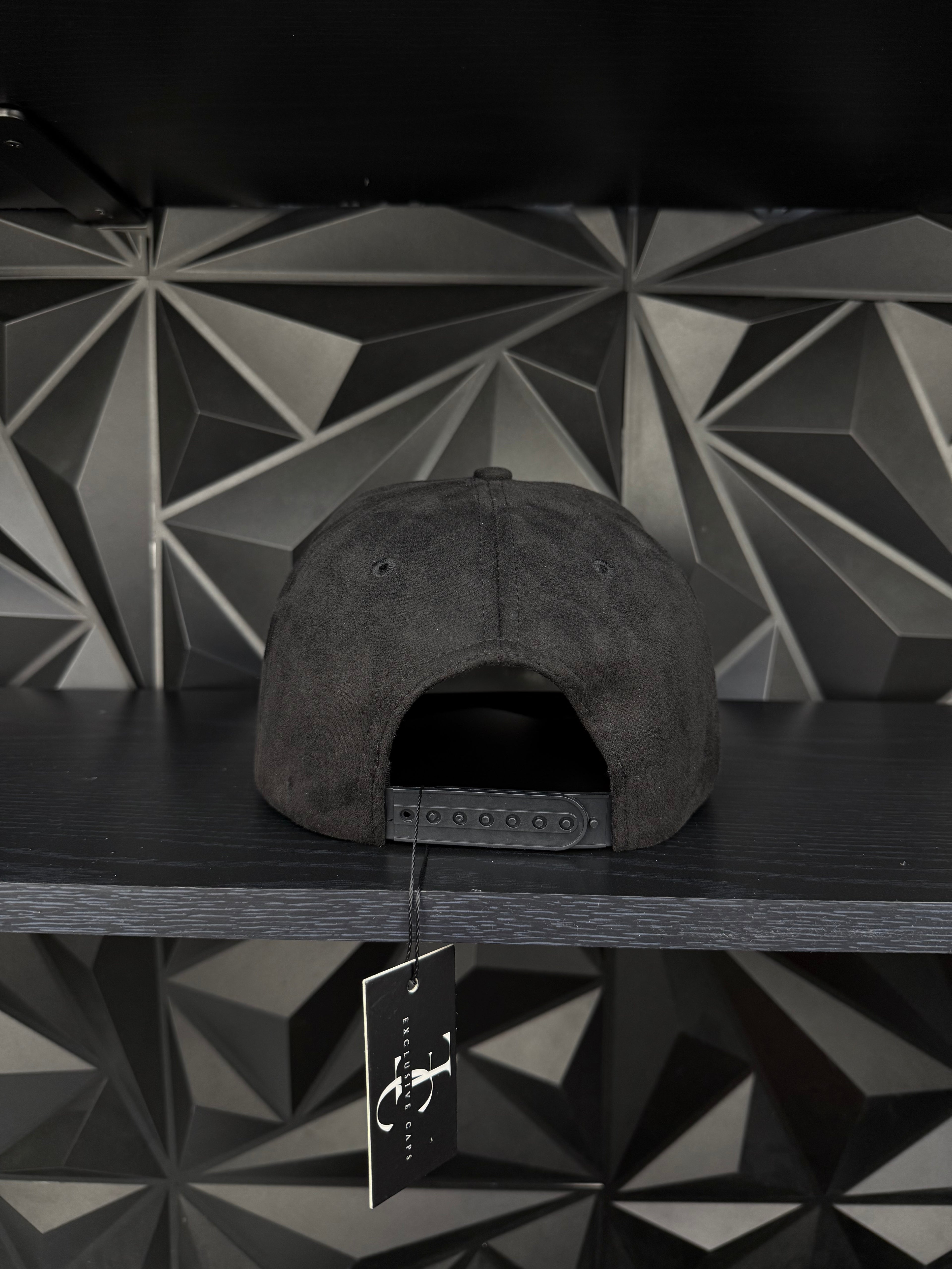CT Nata cano SnapBack hat-black/red suede
