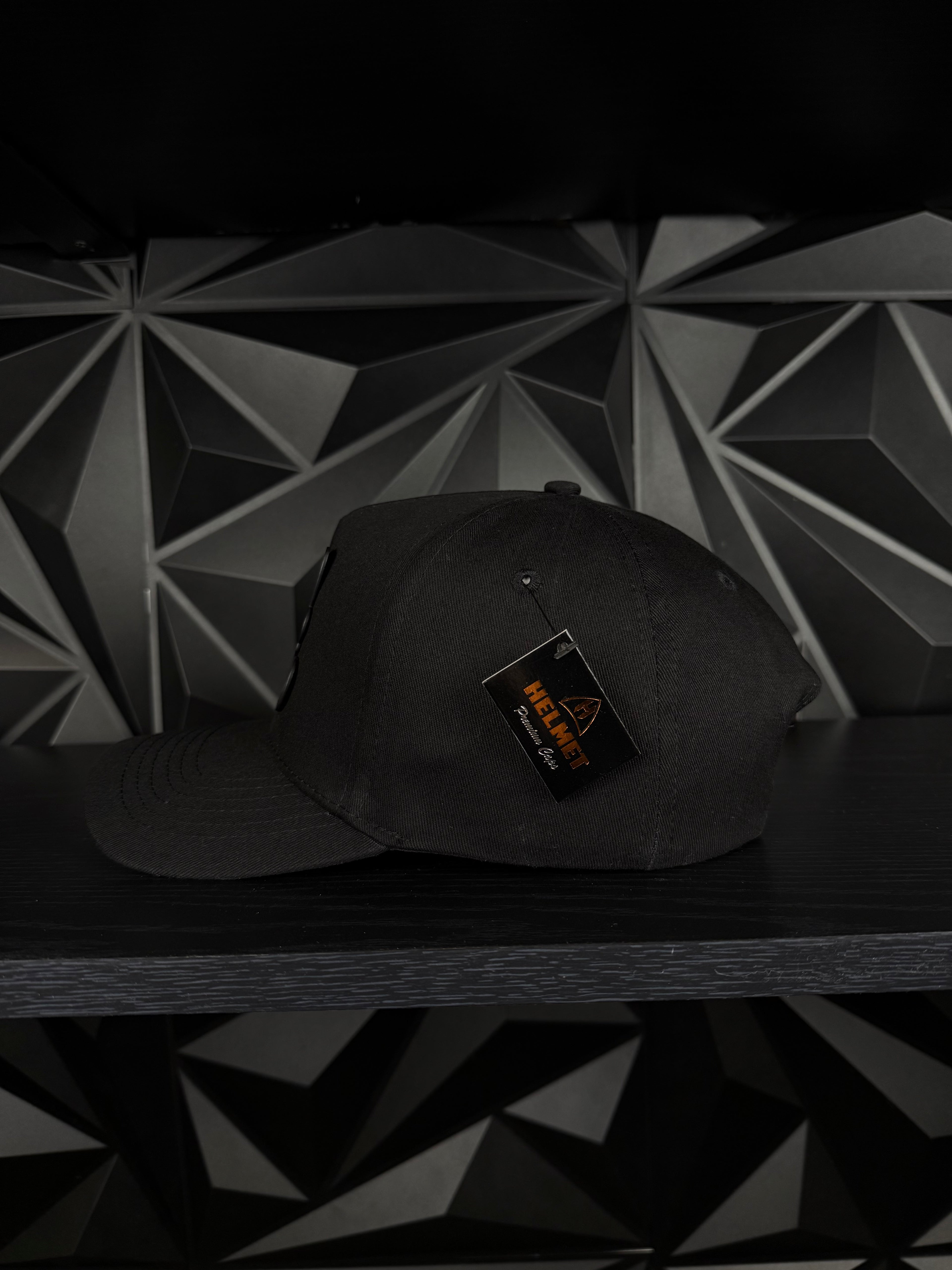 Tazo dorado SnapBack gorra- negra