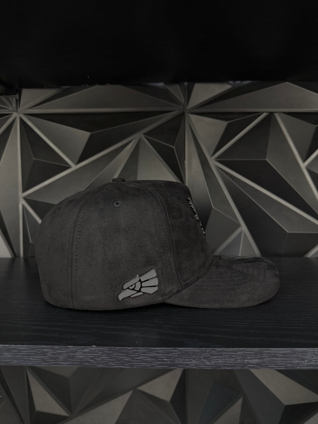 Veracruz México SnapBack hat-black/red suede