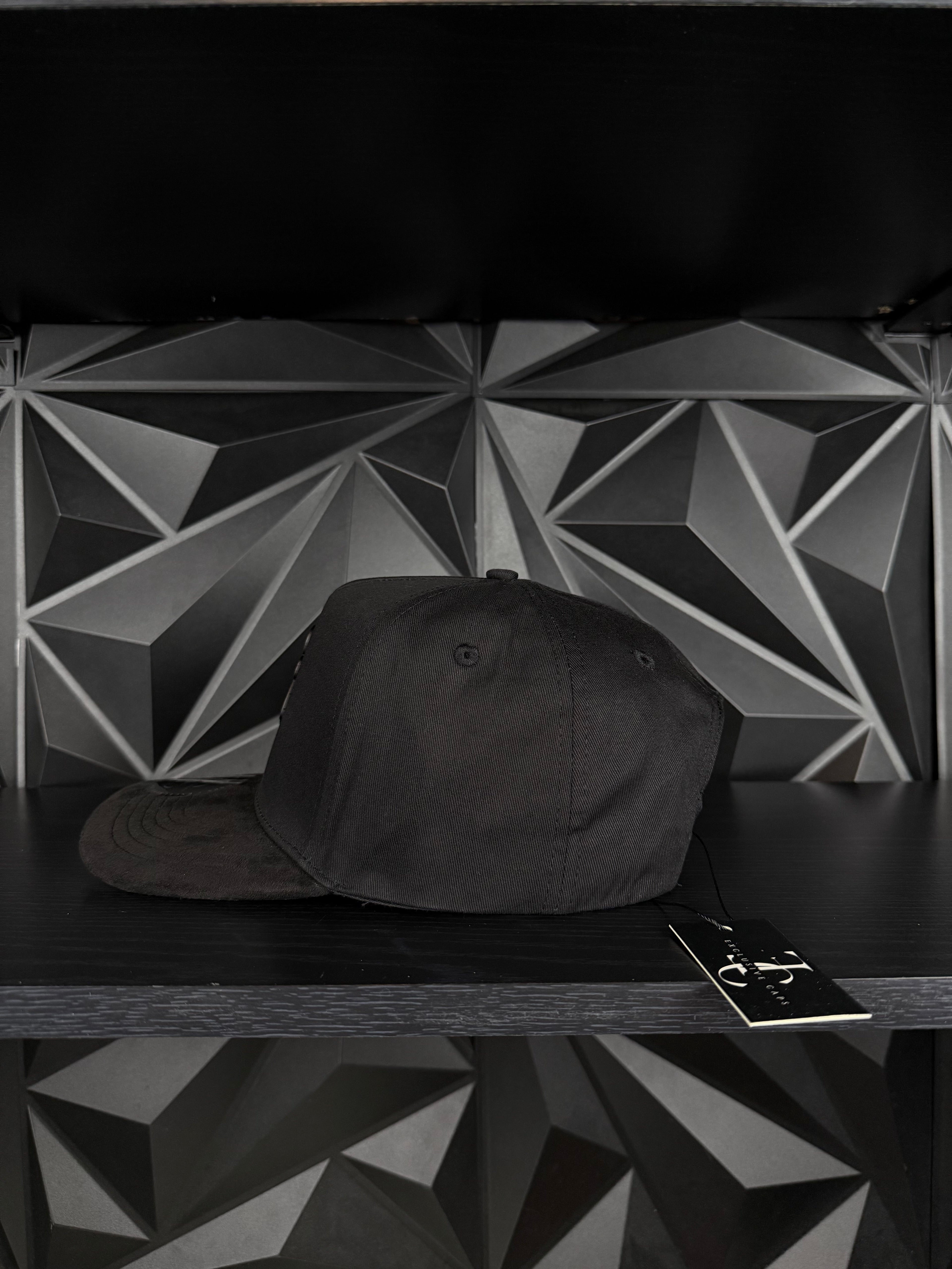 El gordo mz SnapBack hat- black Suede Visor