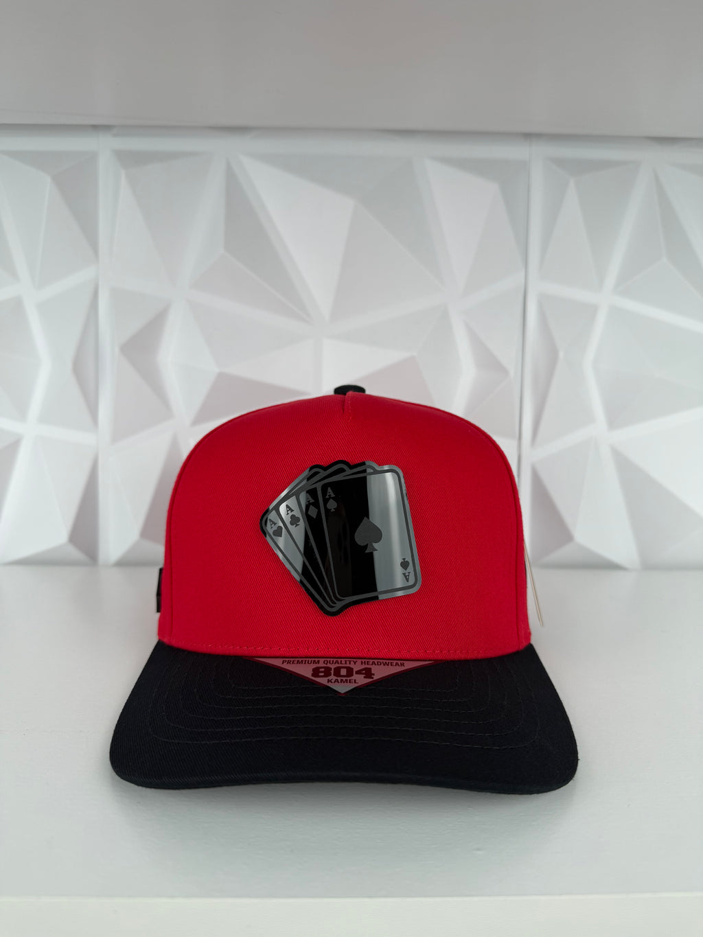 Poker Placa SnapBack gorra-roja/negra