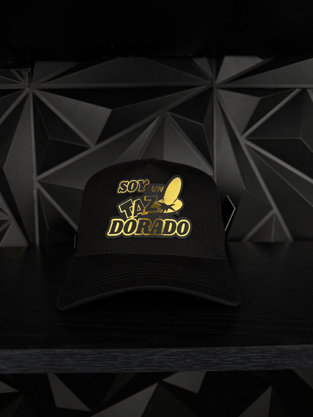 Tazo dorado SnapBack gorra- negra