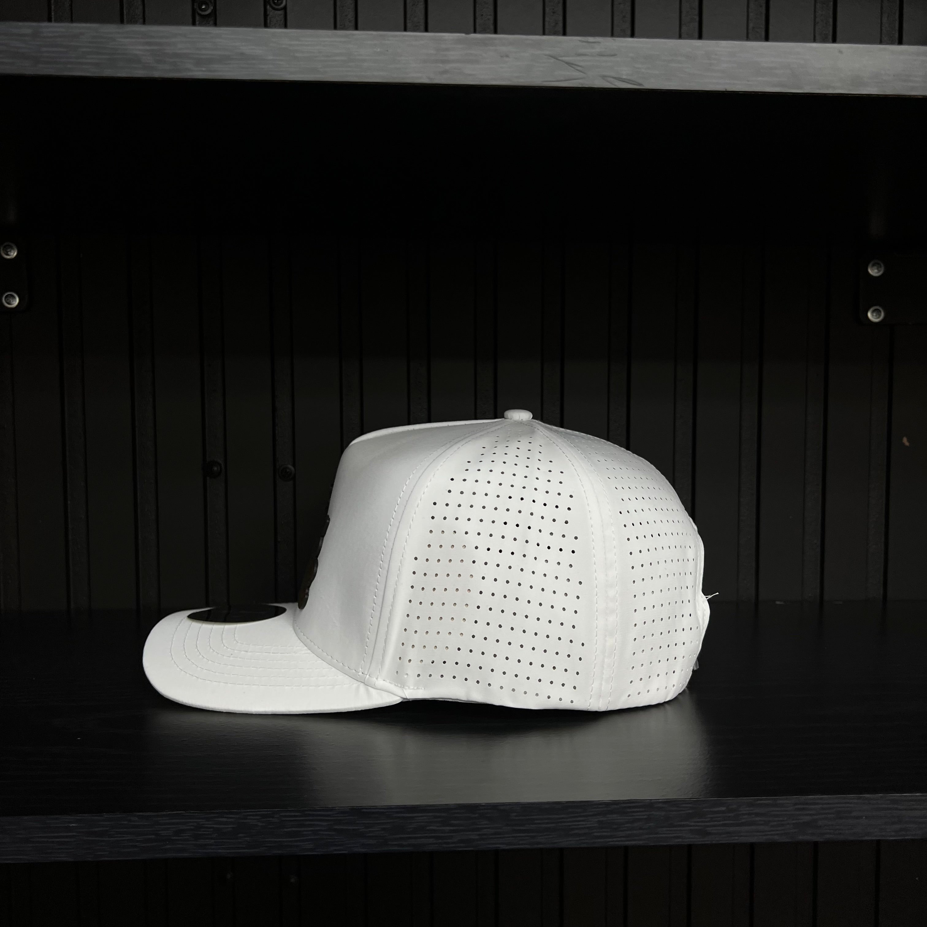 Dios por delante Gold Plate SnapBack Hat