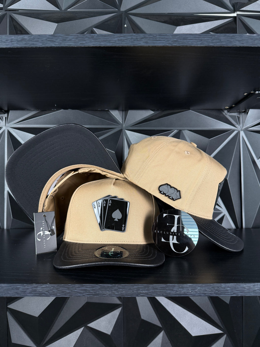 Exclusive caps poker SnapBack hat-white/leather brim