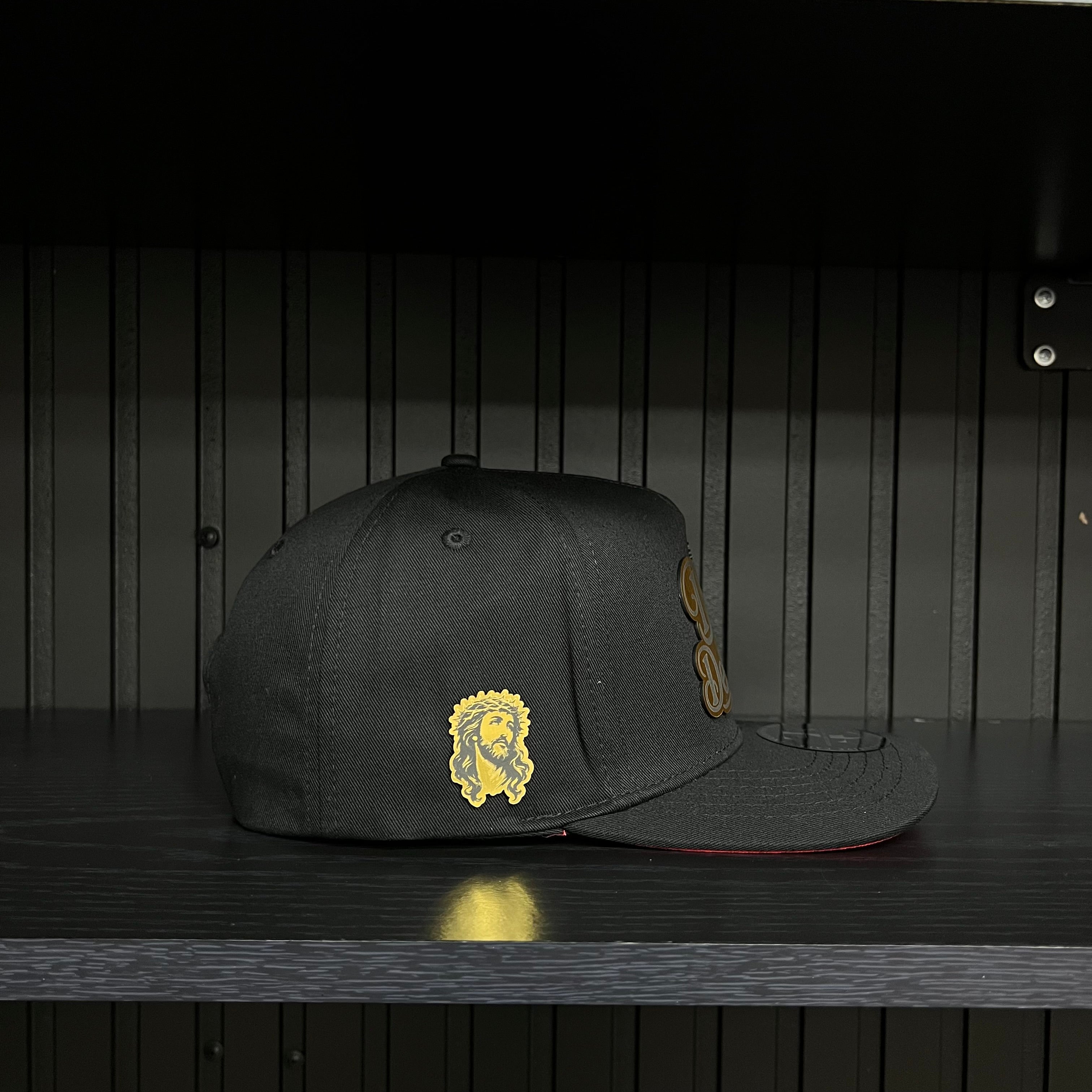 Dios por delante Gold Plate SnapBack Hat