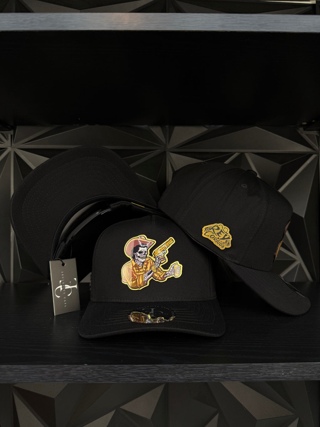 Chalino SnapBack hat-black