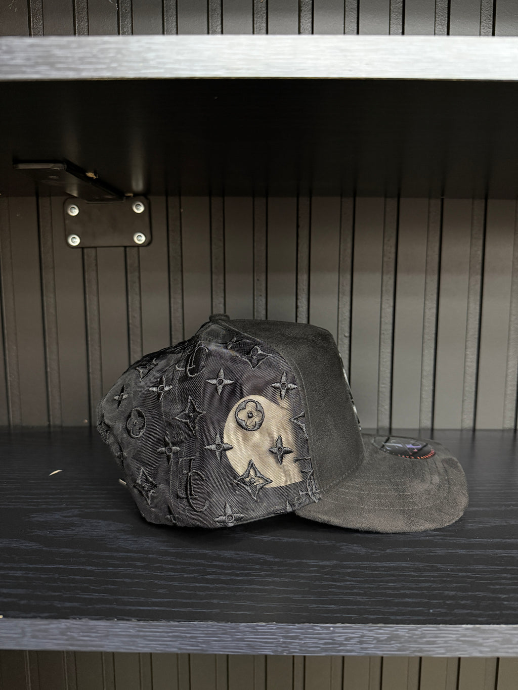 Money Sign SnapBack Gorra- Gamuza Negra