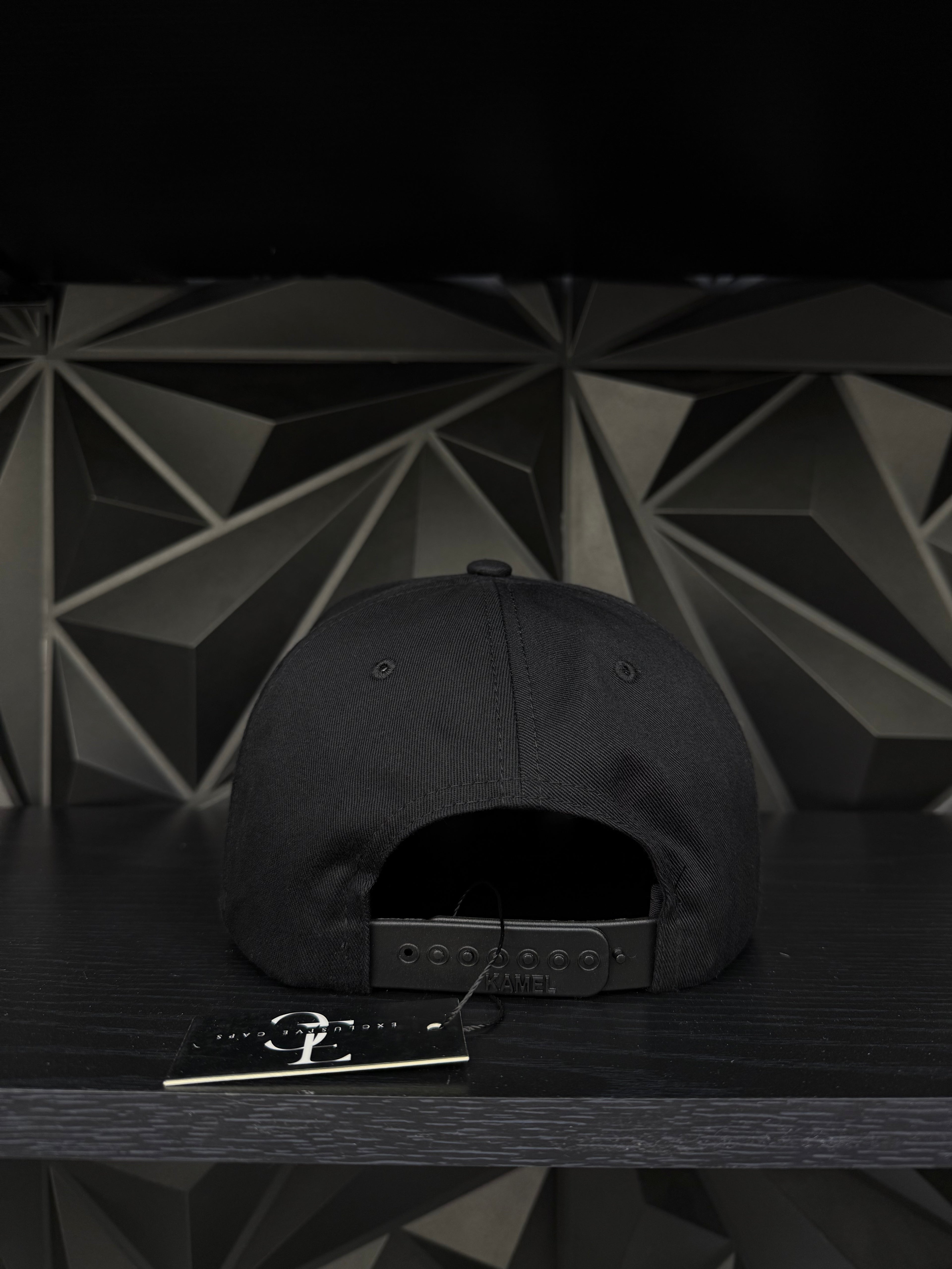 Guatemala SnapBack hat-black/red