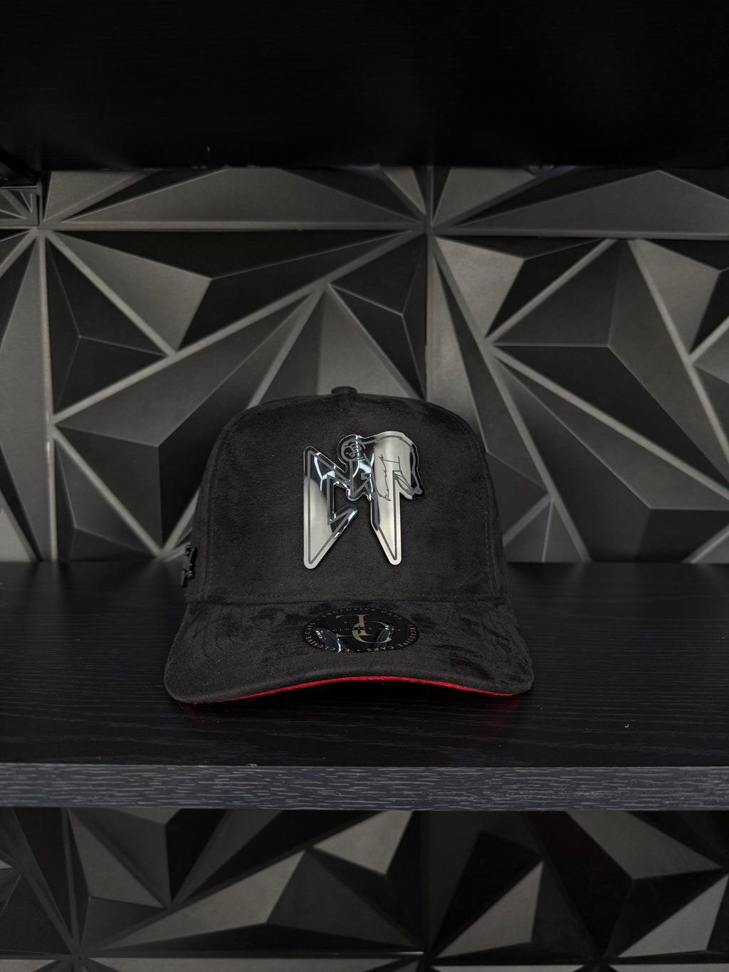 CT Nata cano SnapBack hat-black/red suede