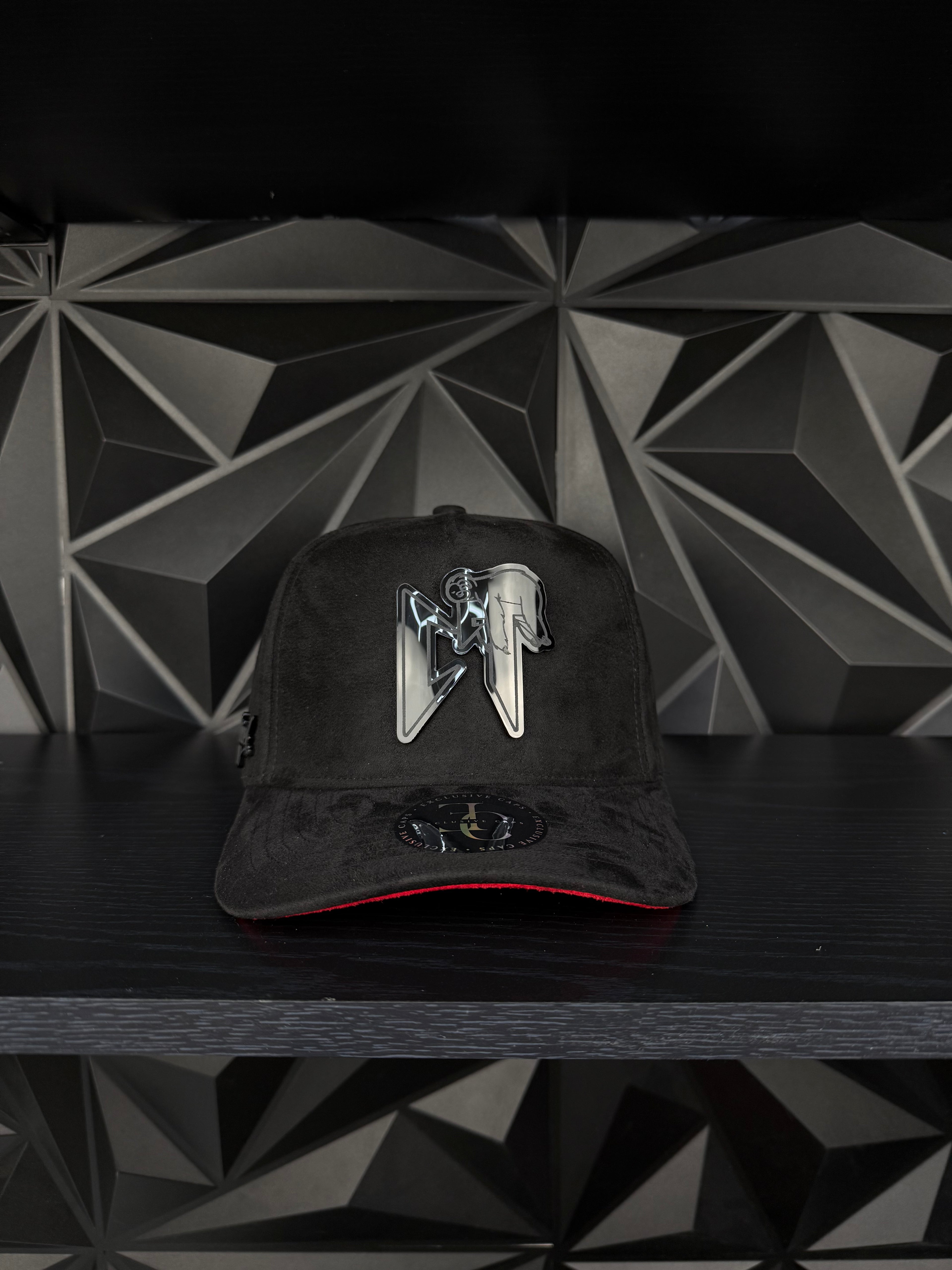 CT Nata cano SnapBack hat-black/red suede