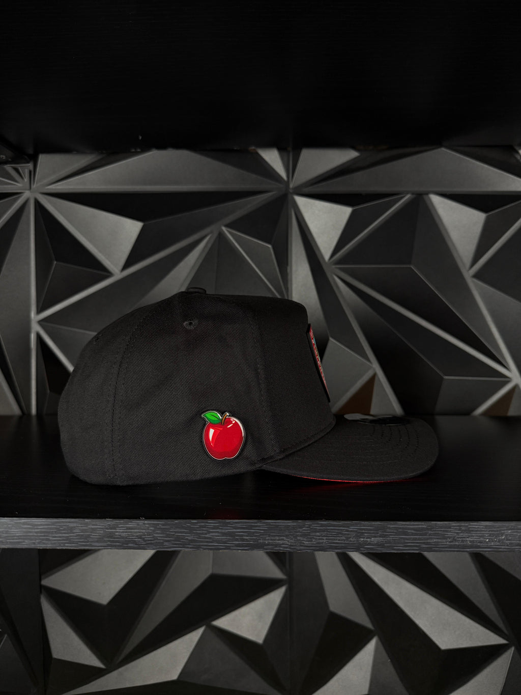 Exclusive caps Escudo de chihuahua SnapBack hat-Black/Red Cotton