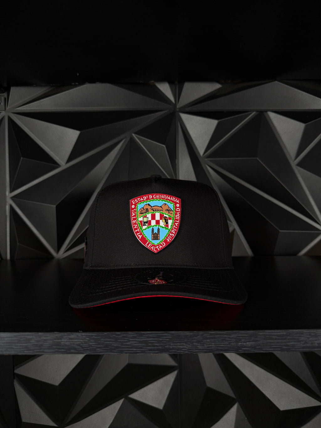 Exclusive caps Escudo de chihuahua SnapBack hat-Black/Red Cotton