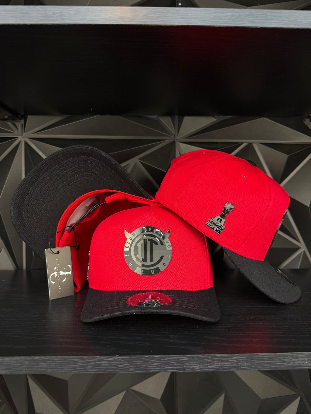 Toluca SnapBack hat-red/black