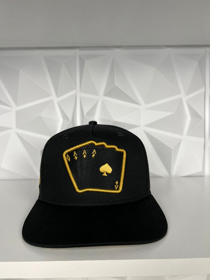 Poker SnapBack gorra- negra/dorado