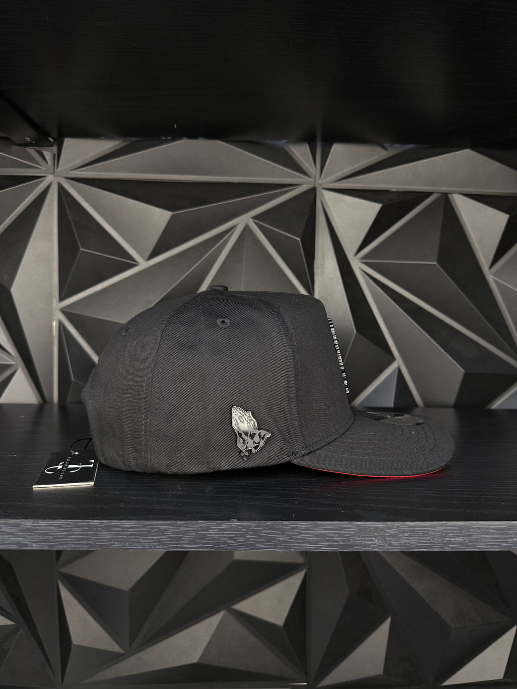Virgen de Guadalupe SnapBack hat-black/red