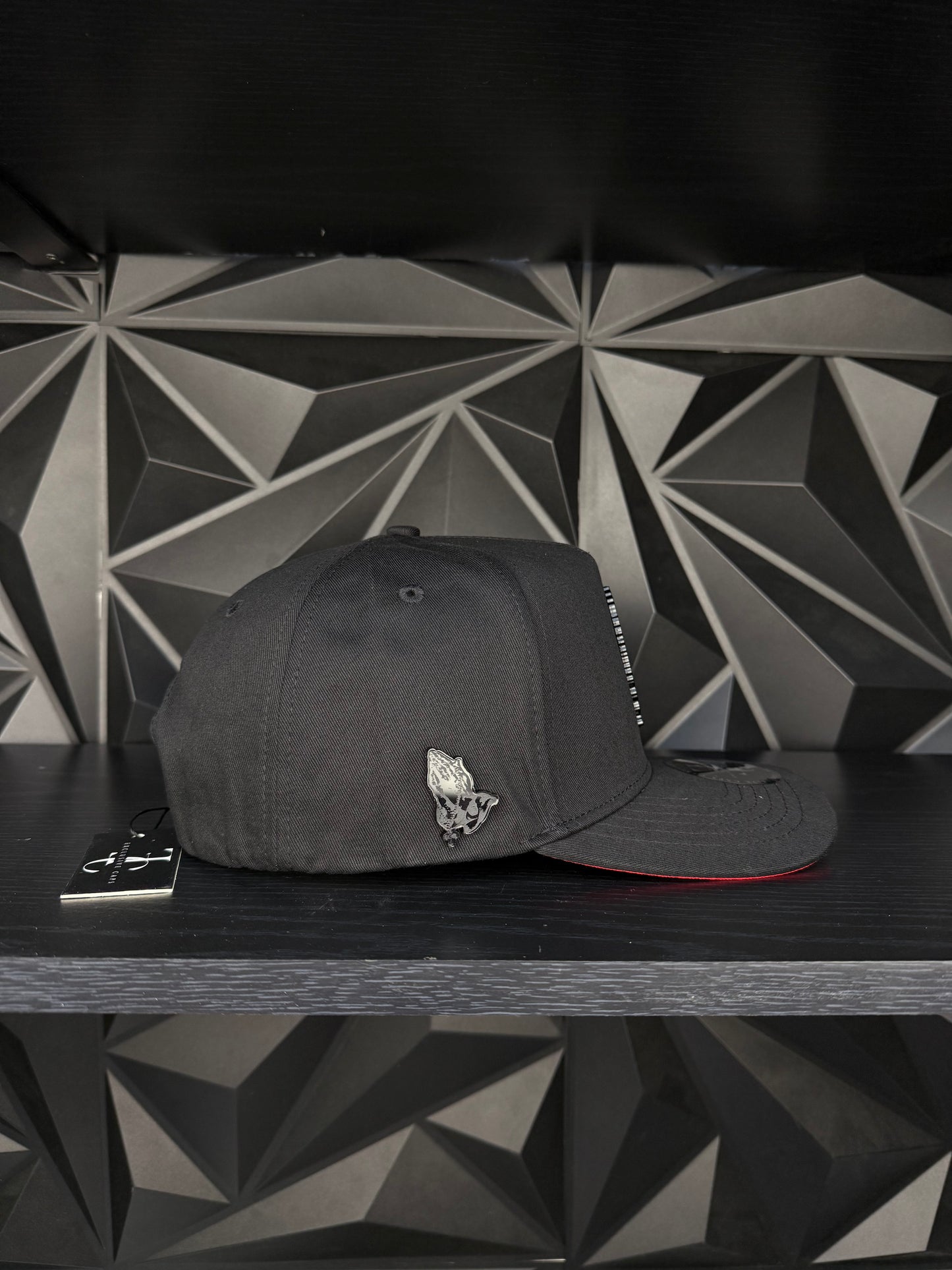 Virgen de Guadalupe SnapBack hat-black/red