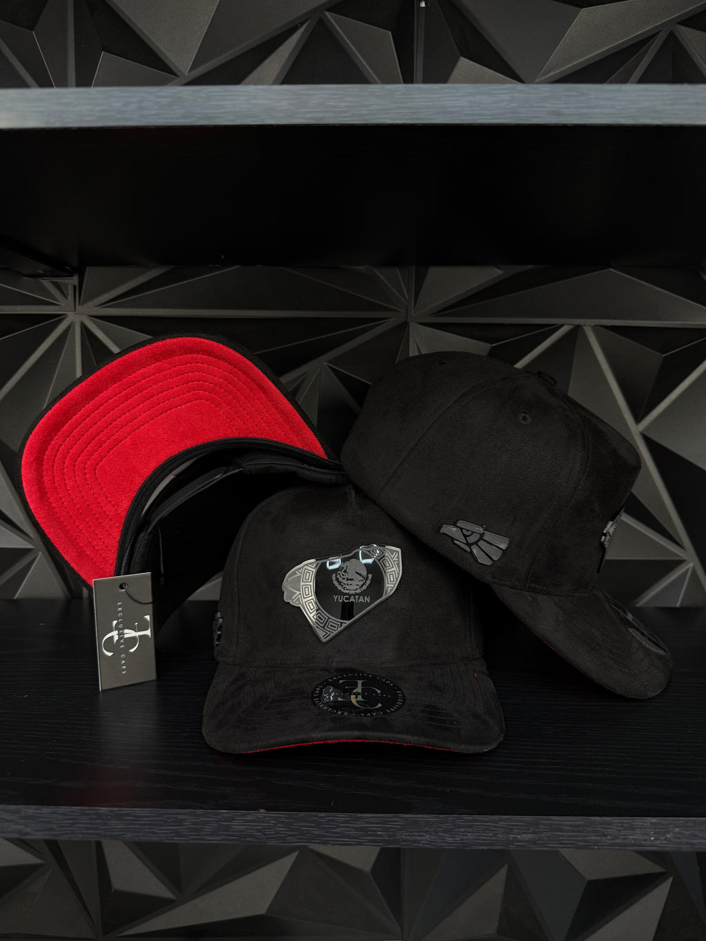 Yucatán México SnapBack hat-black/red suede