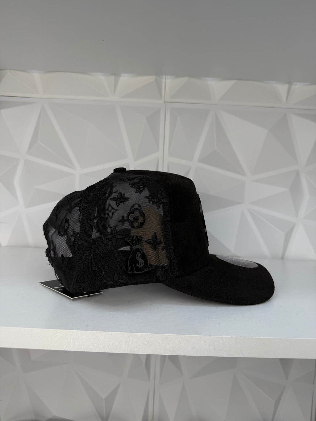 Money Sign SnapBack Gorra- Gamuza Negra
