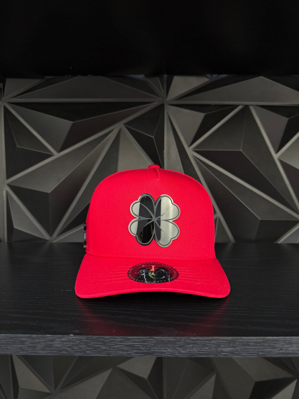 Trébol SnapBack hat-red
