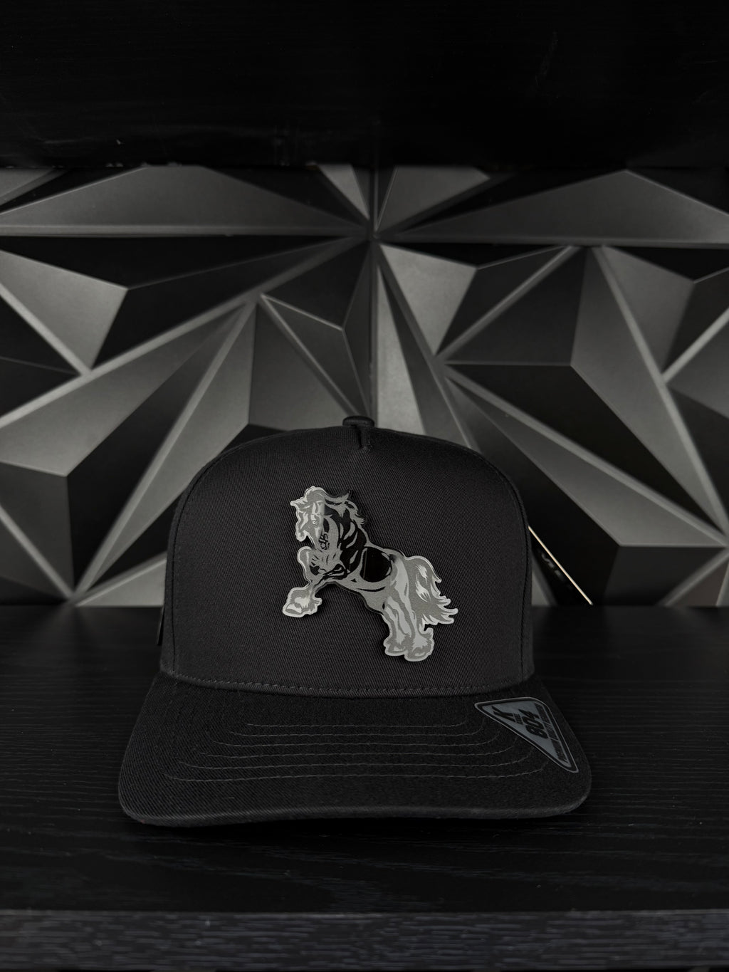 Caballo plate SnapBack hat-black