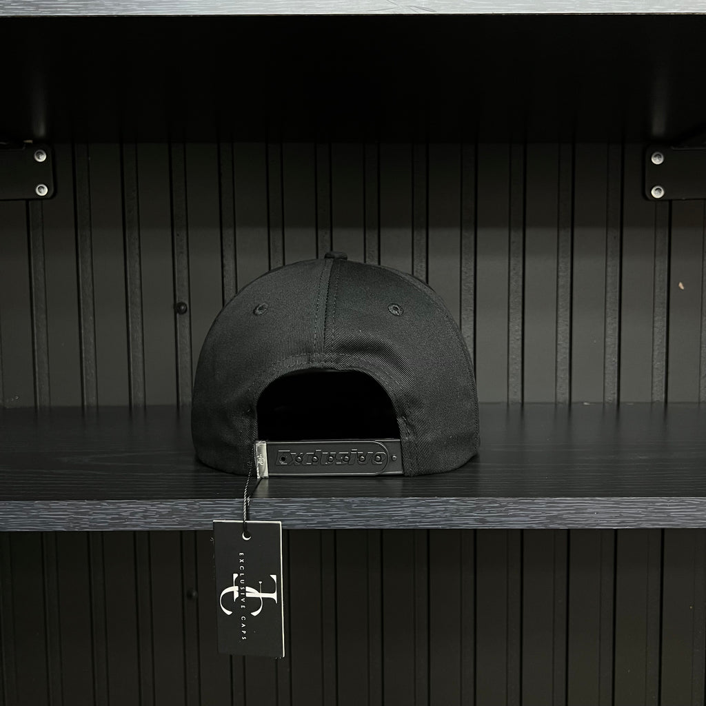 Dios por delante Gold Plate SnapBack Hat