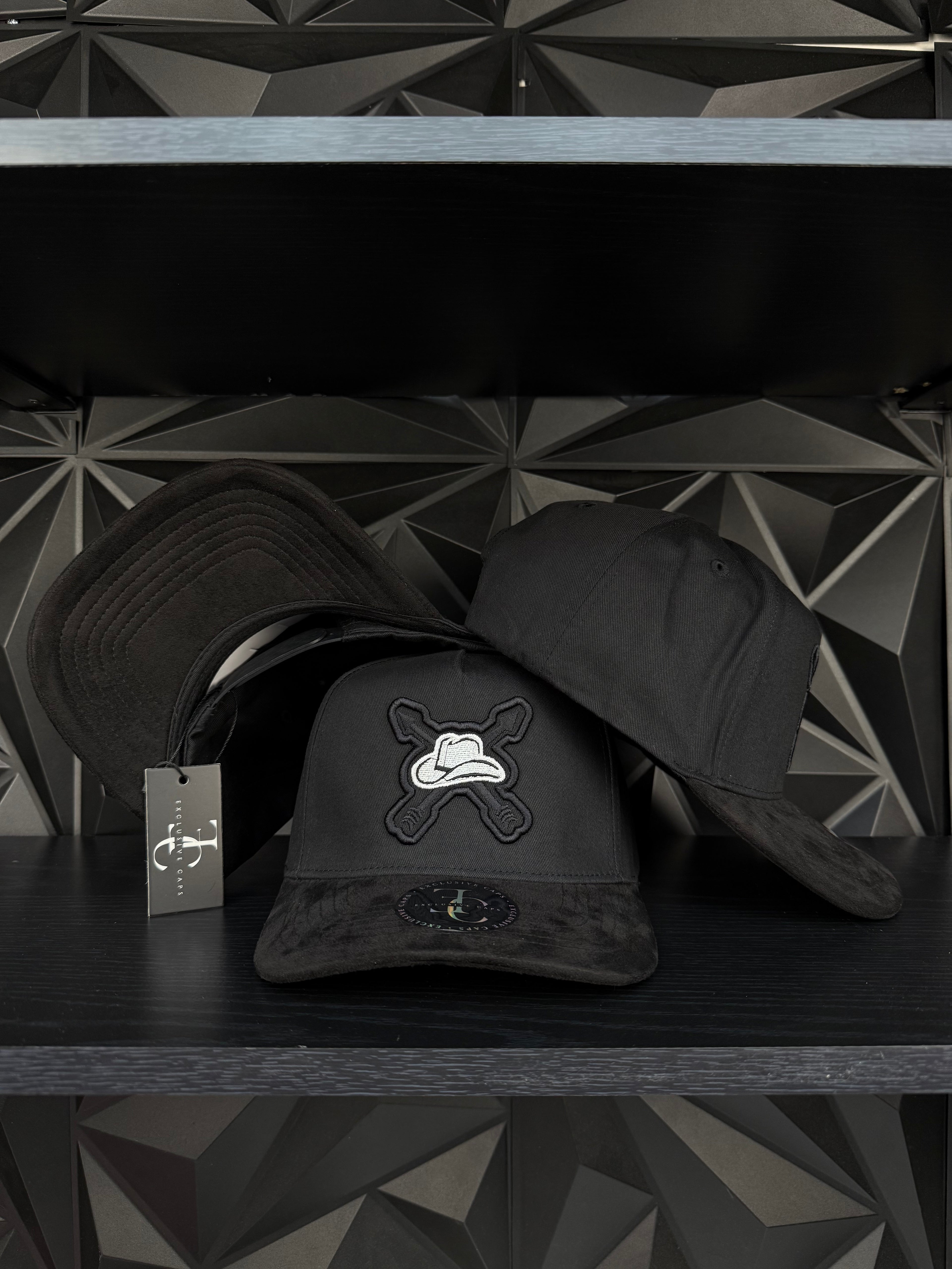 Edipo flechas SnapBack hat-black suede visor