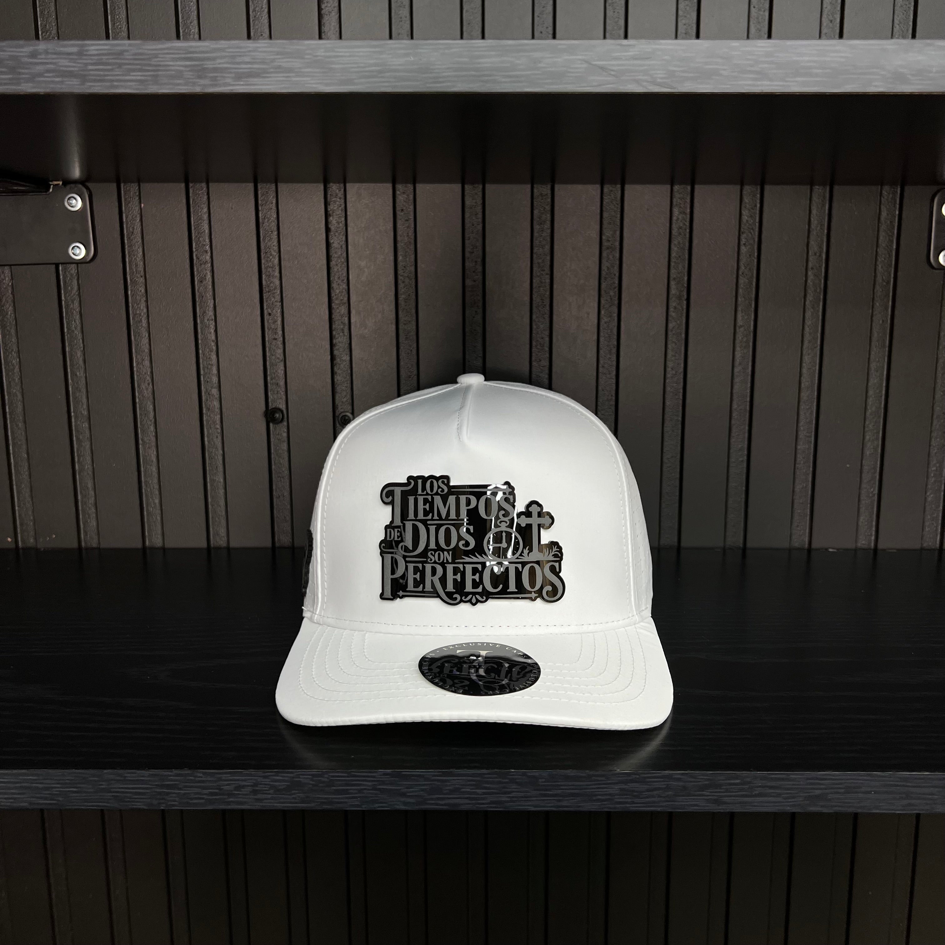 Los tiempos de Dios son Perfectos SnapBack hat-