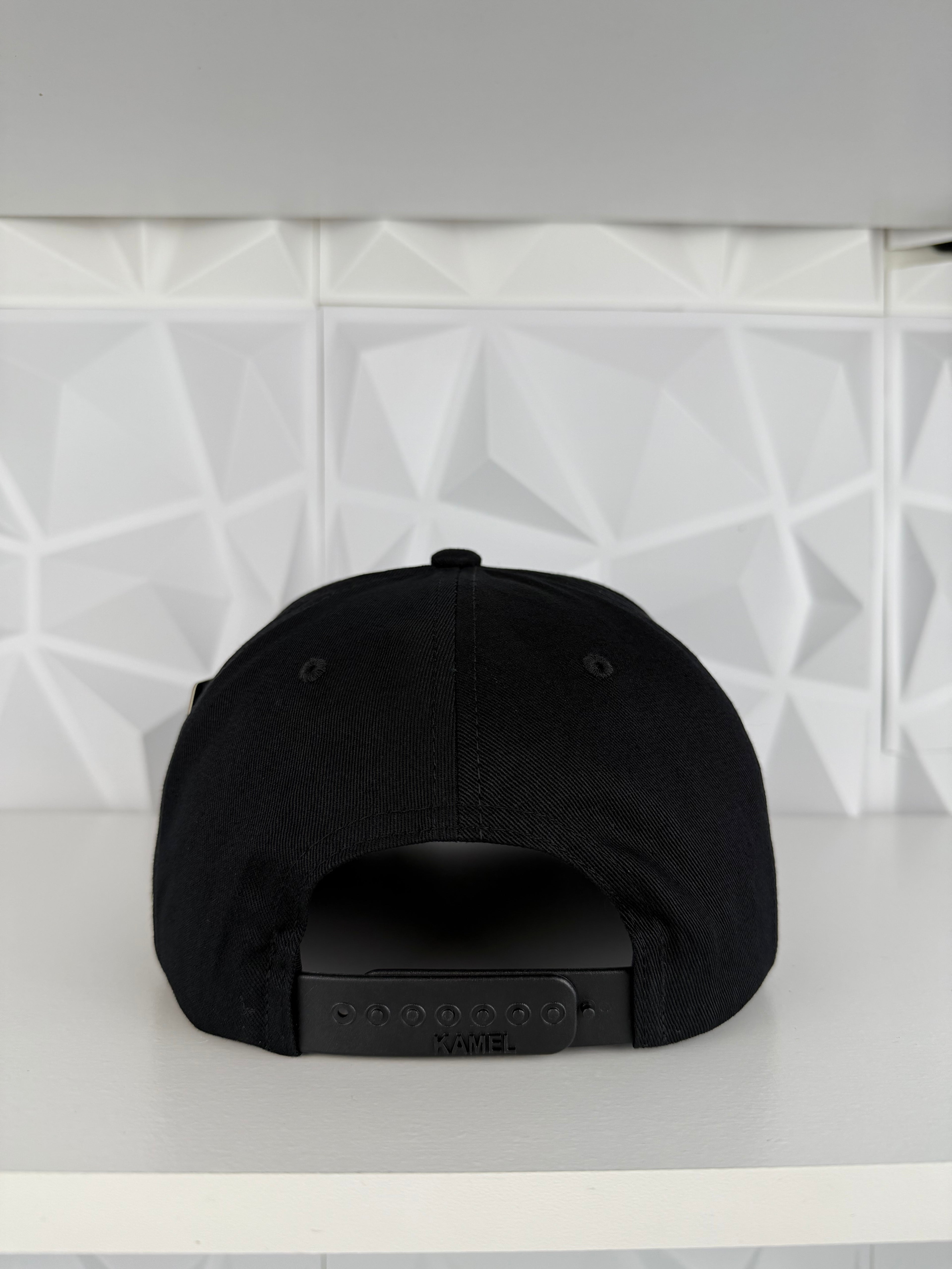 Gallo Placa SnapBack Gorra- Negra