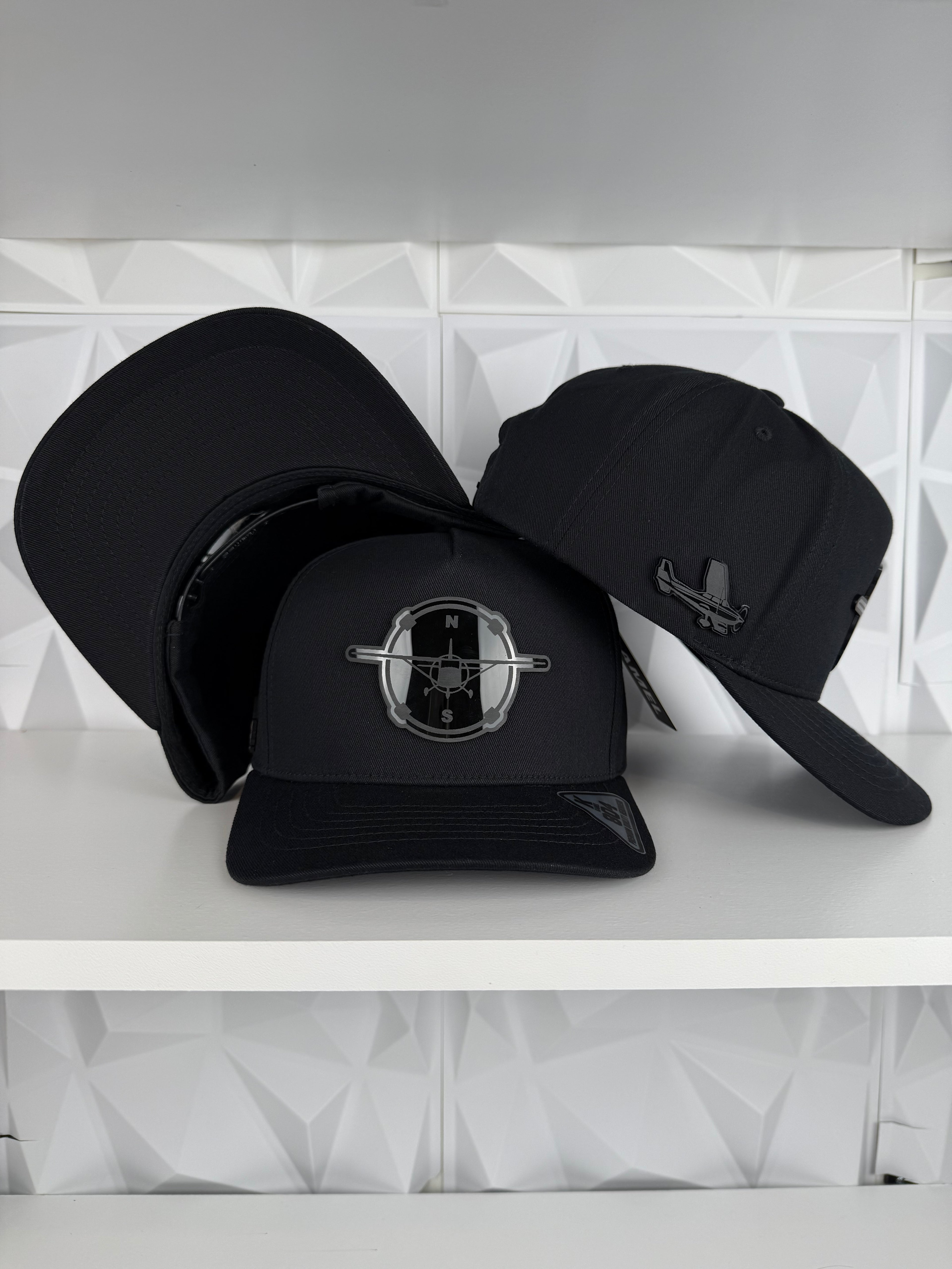 Compass plane Plate SnapBack hat-Black