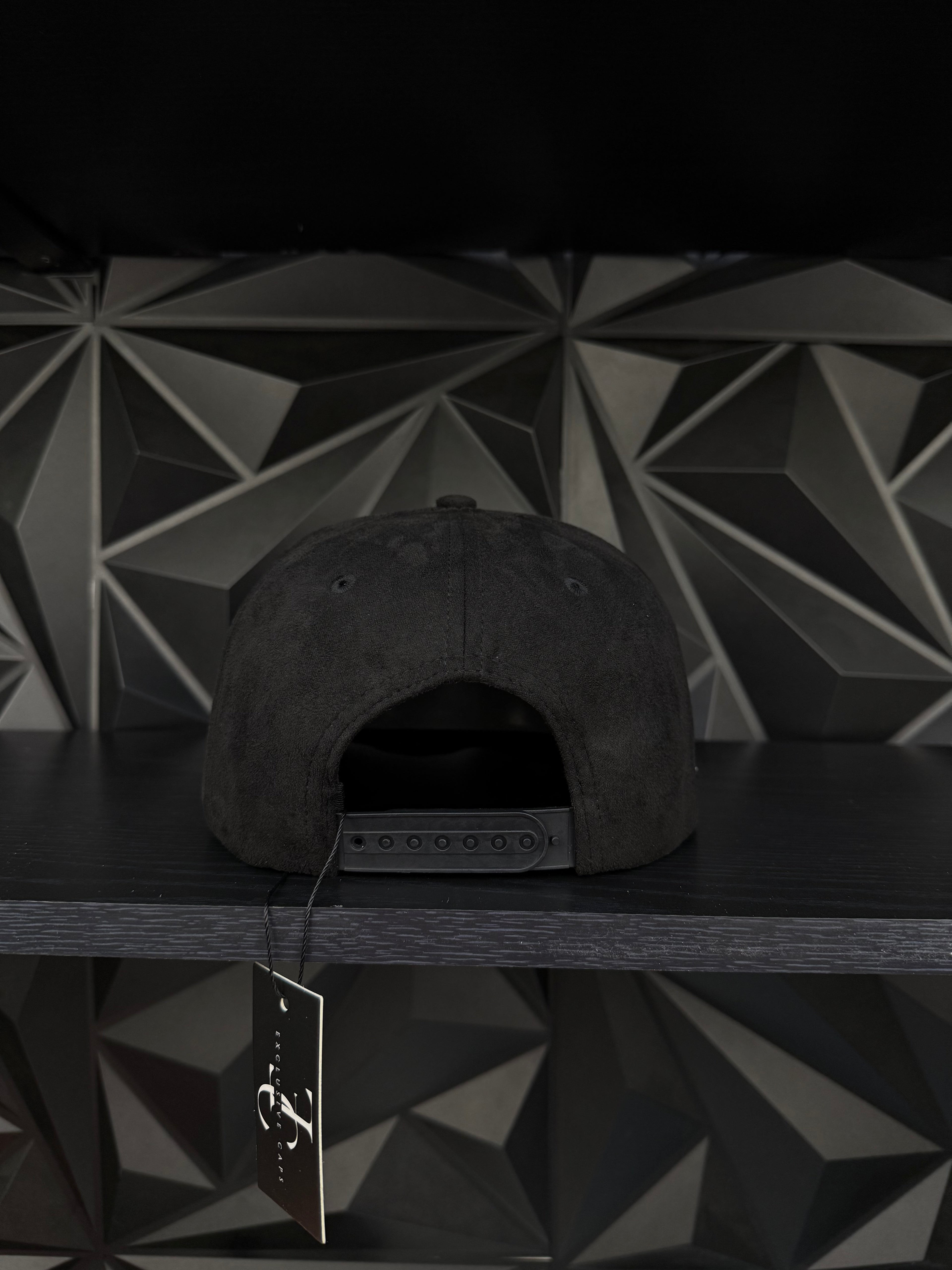 Tabasco México SnapBack hat-black/red suede