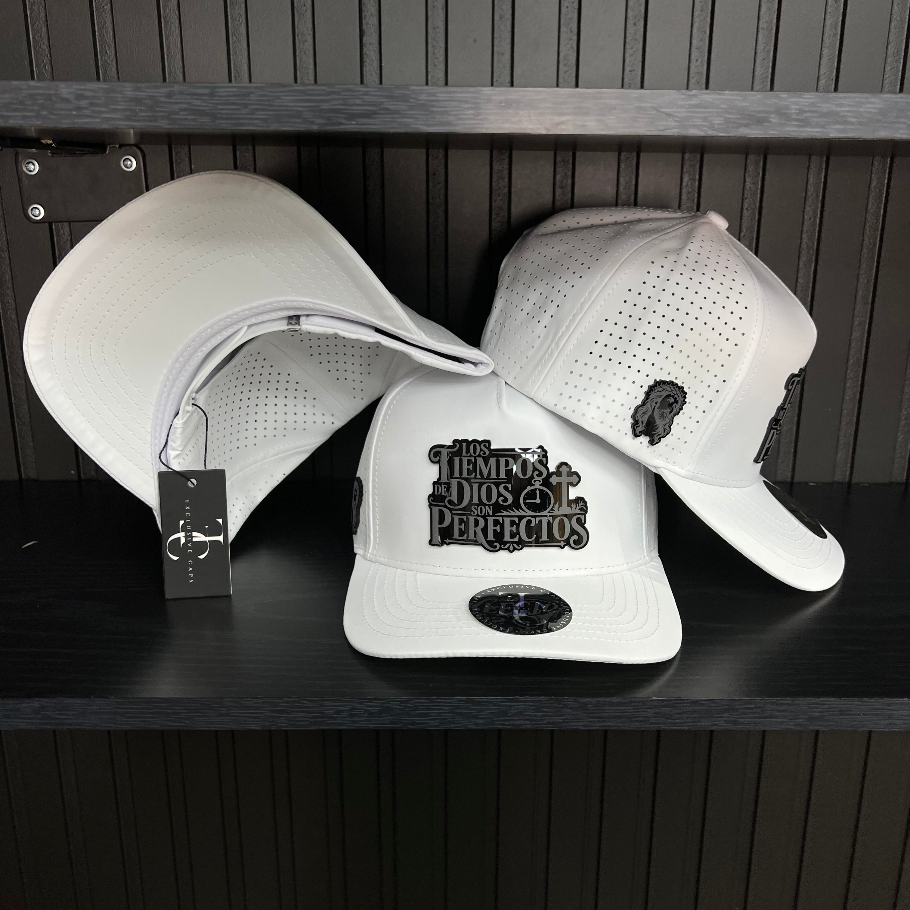 Los tiempos de Dios son Perfectos SnapBack hat-