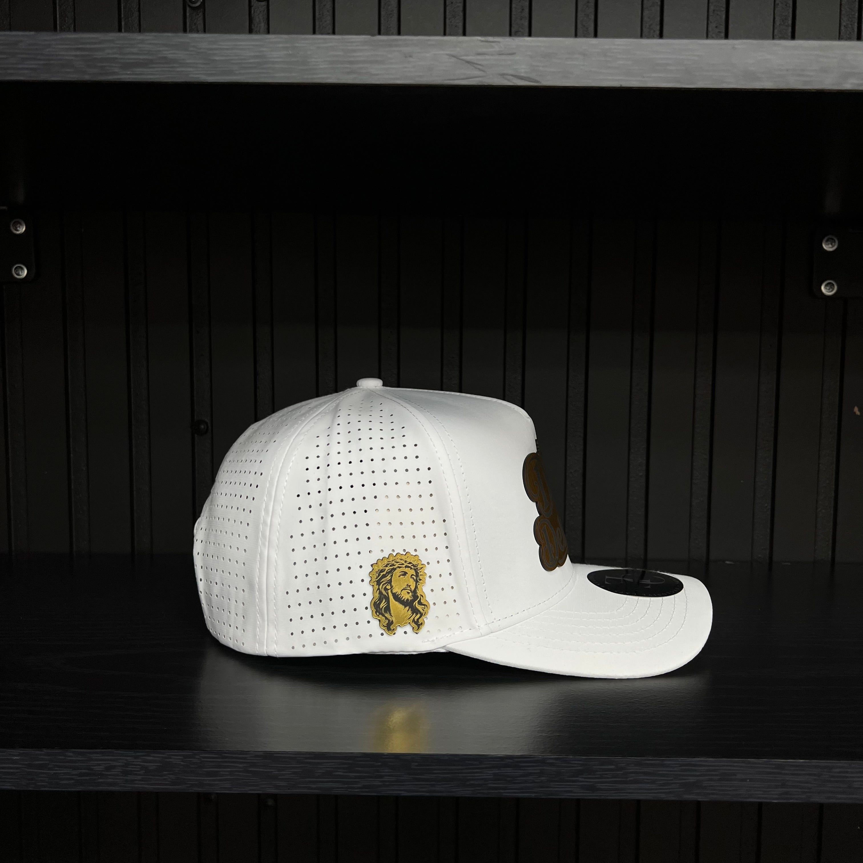 Dios por delante Gold Plate SnapBack Hat