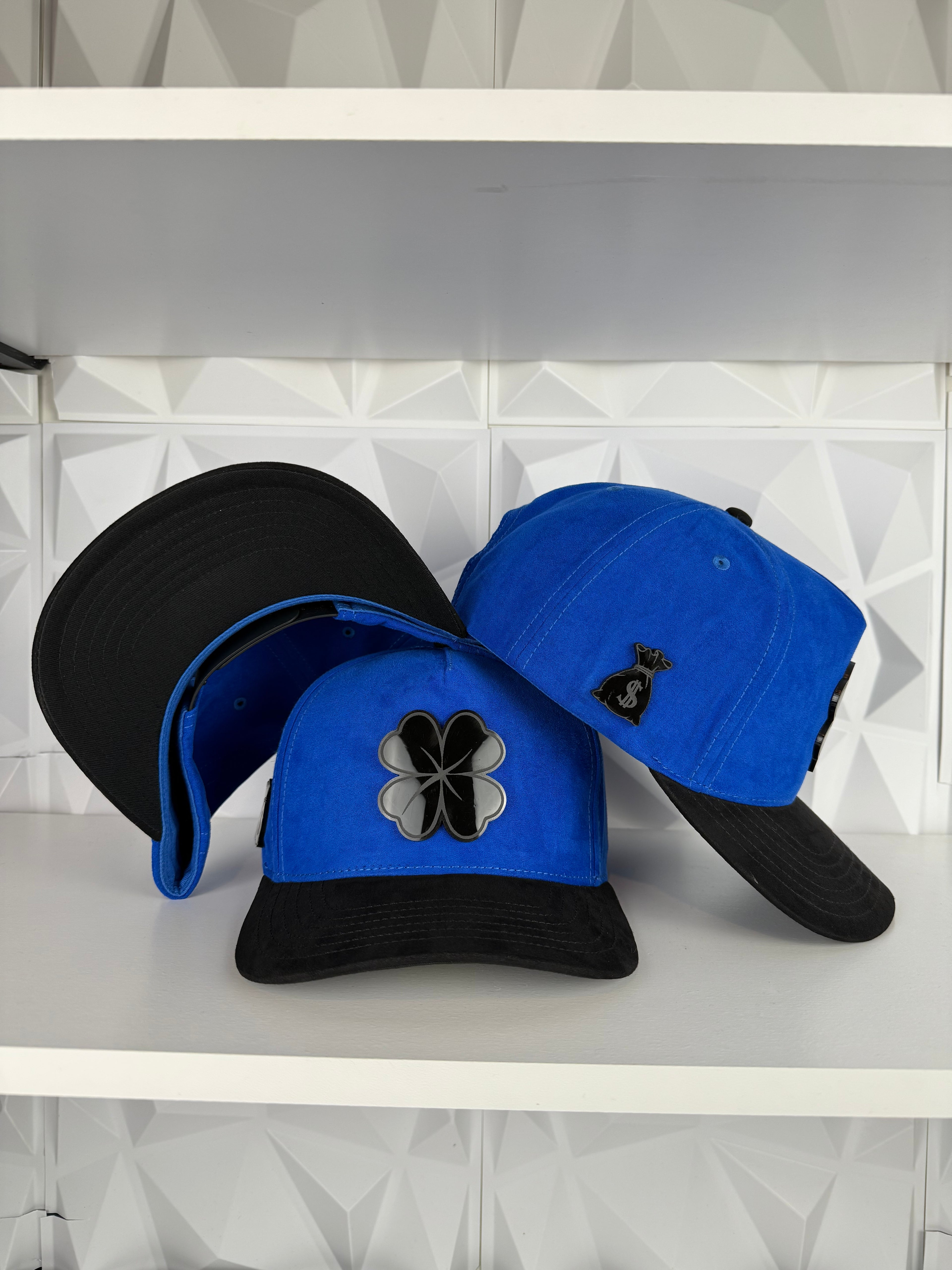 Trébol Placa SnapBack Gorra- Azul Gamuza