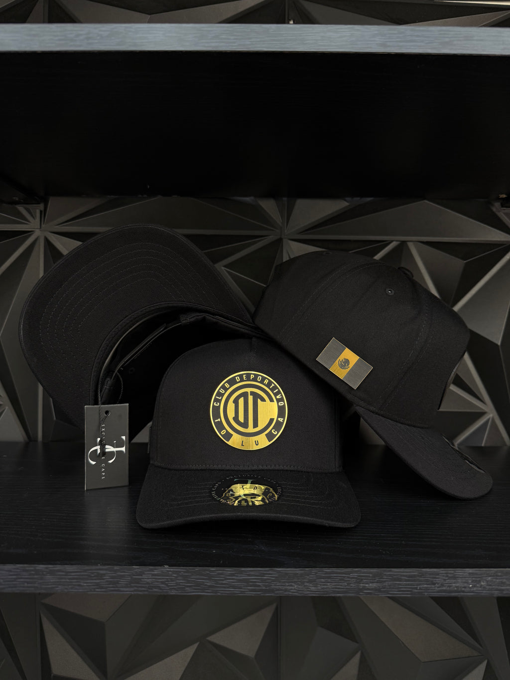 Toluca SnapBack hat-black